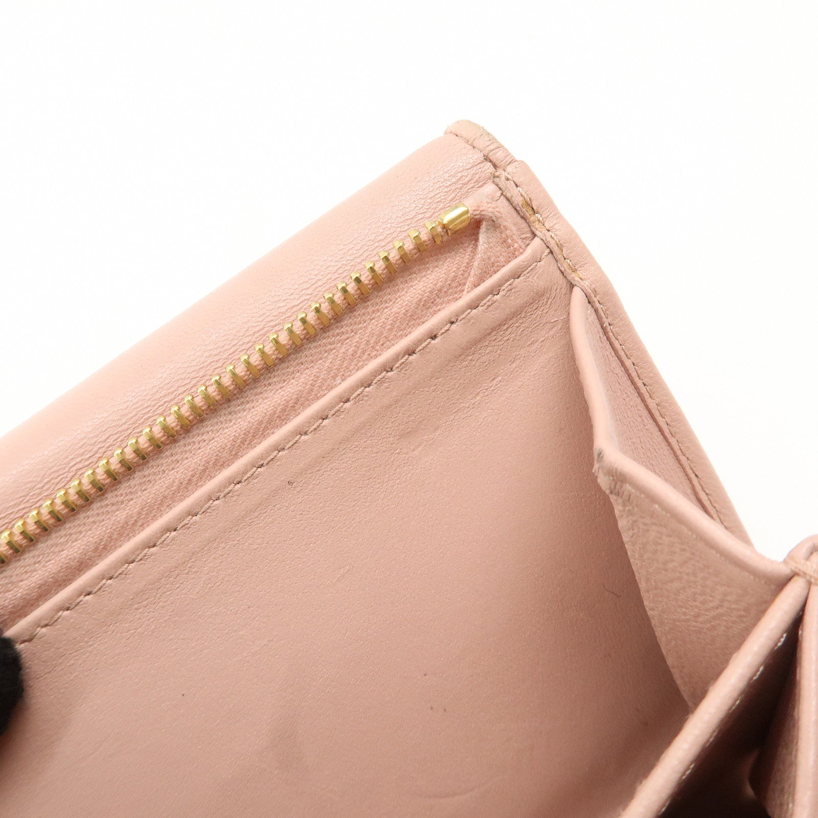 MIU MIU Matelasse Leather Round Zipper Bi-fold Wallet Pink Used