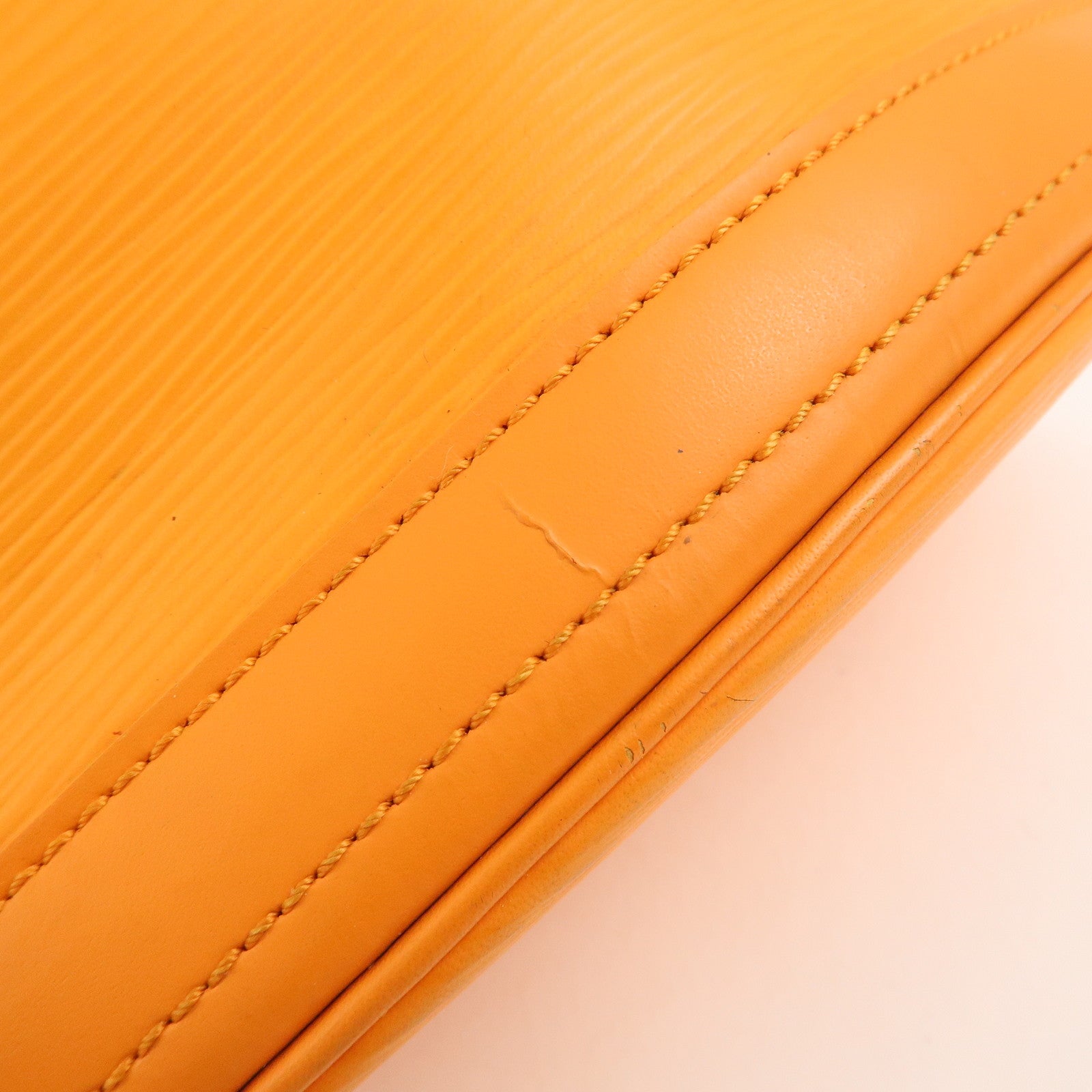 Louis Vuitton Epi Bucket PM Shoulder Bag Mandarin M5899H Used