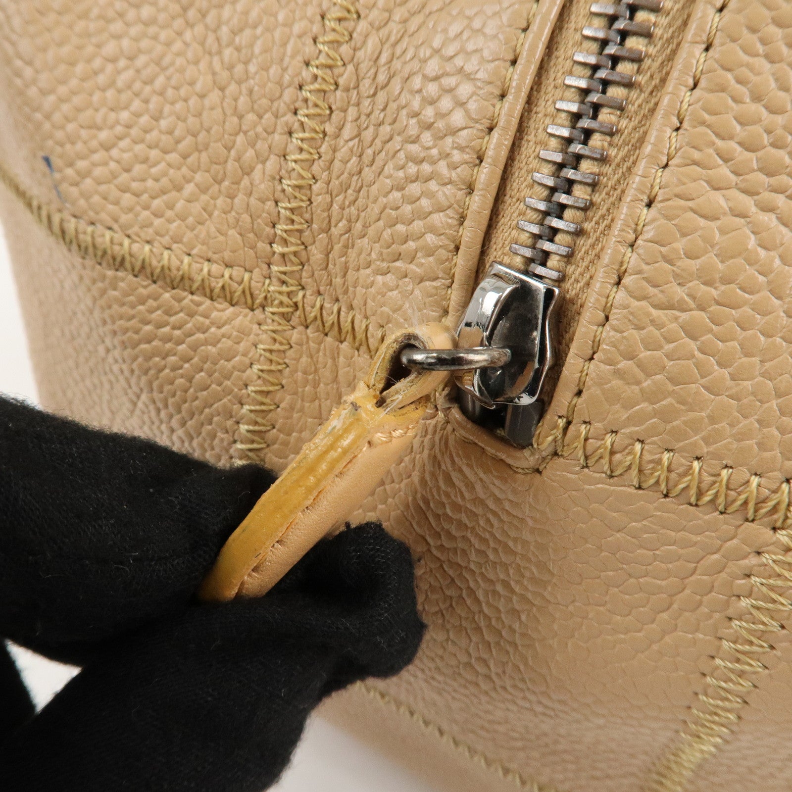 CHANEL Chocolate Bar Caviar Skin Boston Bag Beige A24184 Used