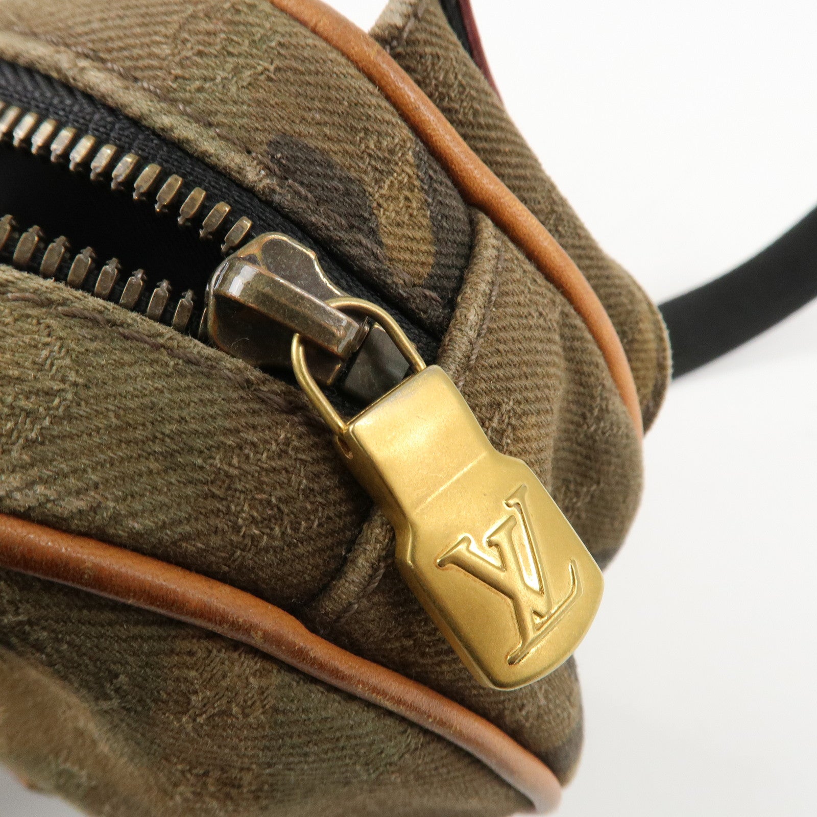 Louis Vuitton Monogram Camouflage SUPREME 2017 Bum Bag PM N44202 Used