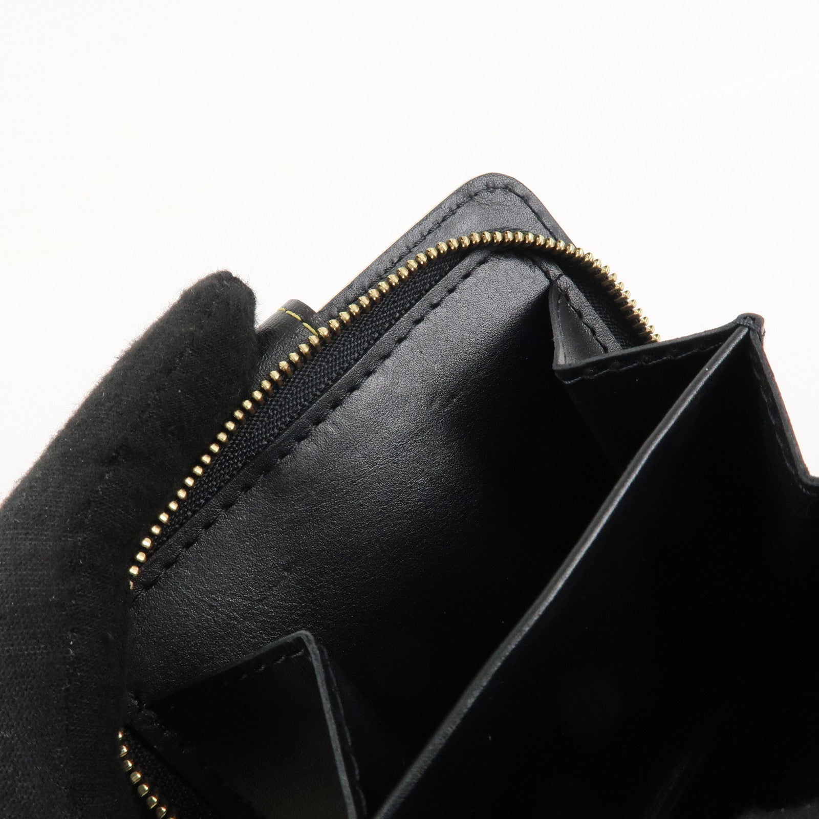 Louis Vuitton Suhali Compact Zip Bi-fold Wallet Noir M91828 Used