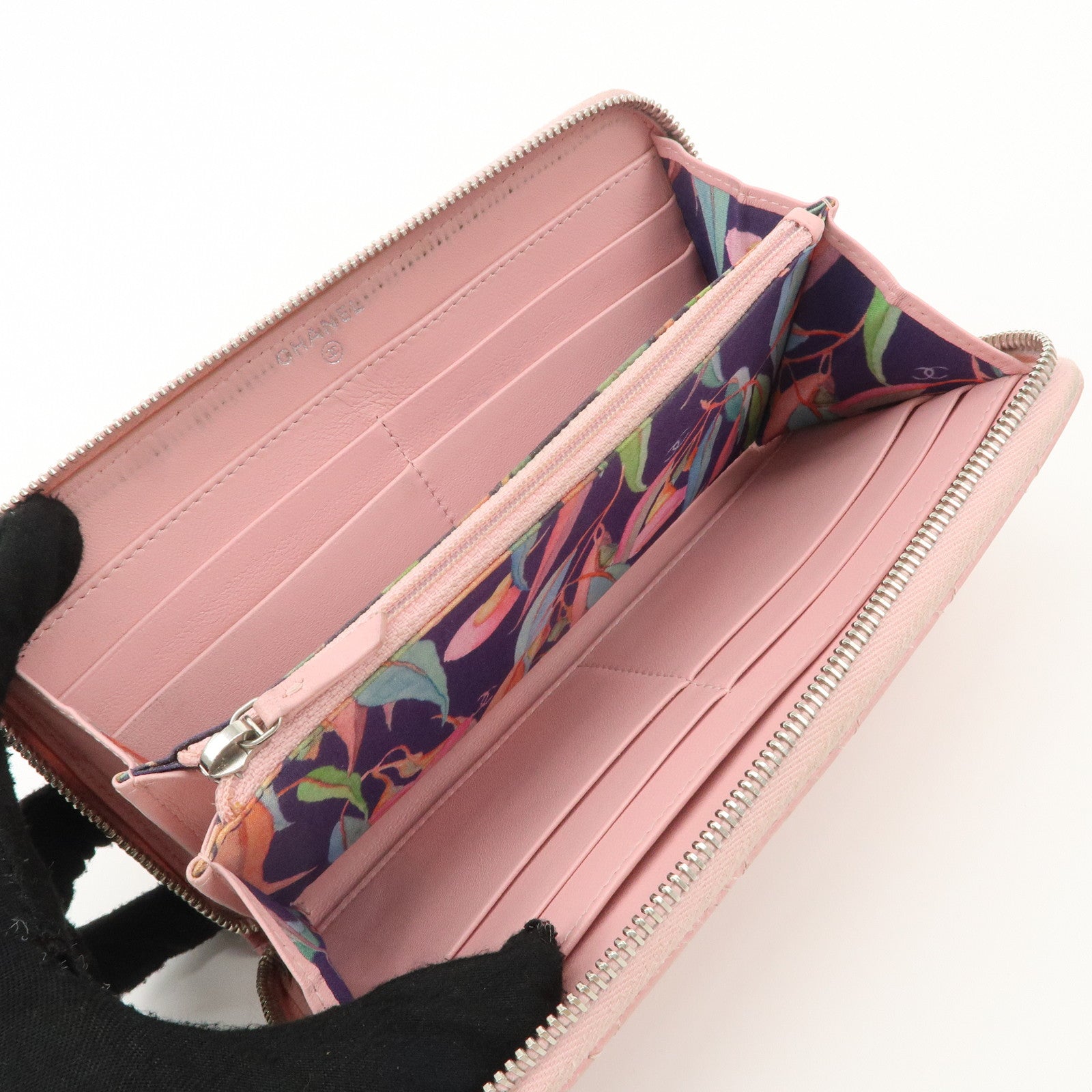 CHANEL Wild Stitch Lamb Skin Round Zipper Long Wallet A80143 Used