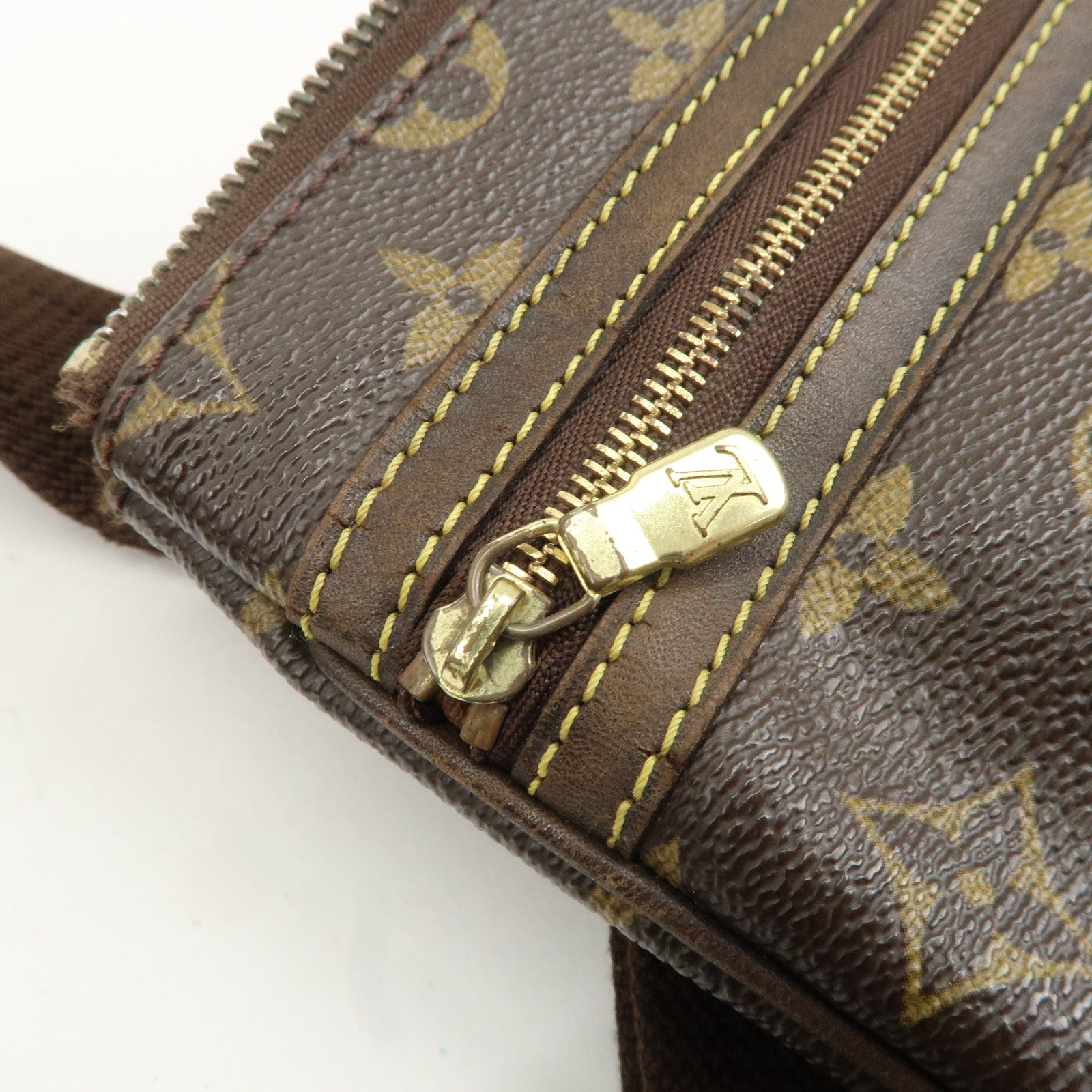 Louis Vuitton Monogram Pochette Bosphore Shoulder Bag M40044 Used