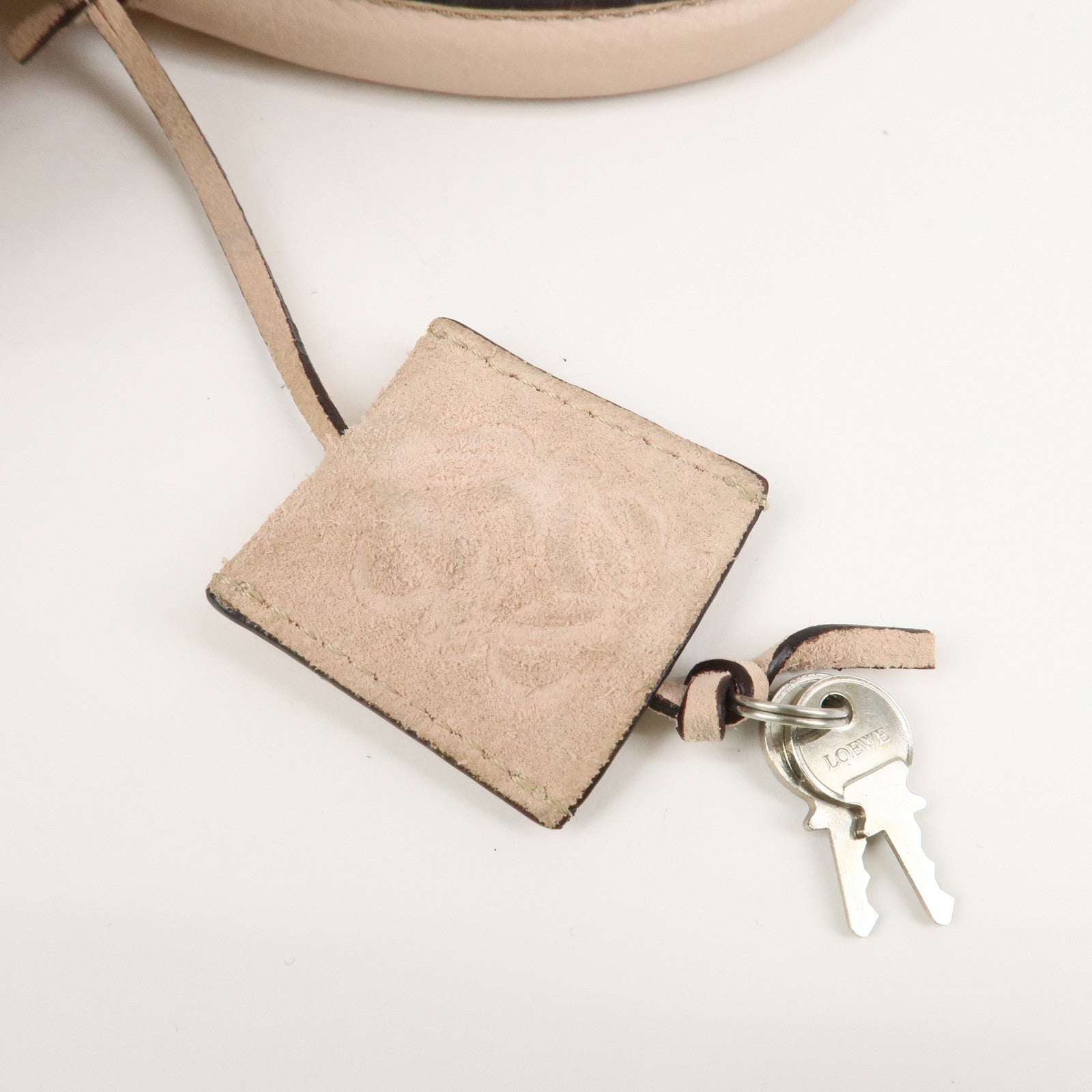 LOEWE Suede Amazona 28 Bijou Hand Bag Beige Pink Silver Hardware Used