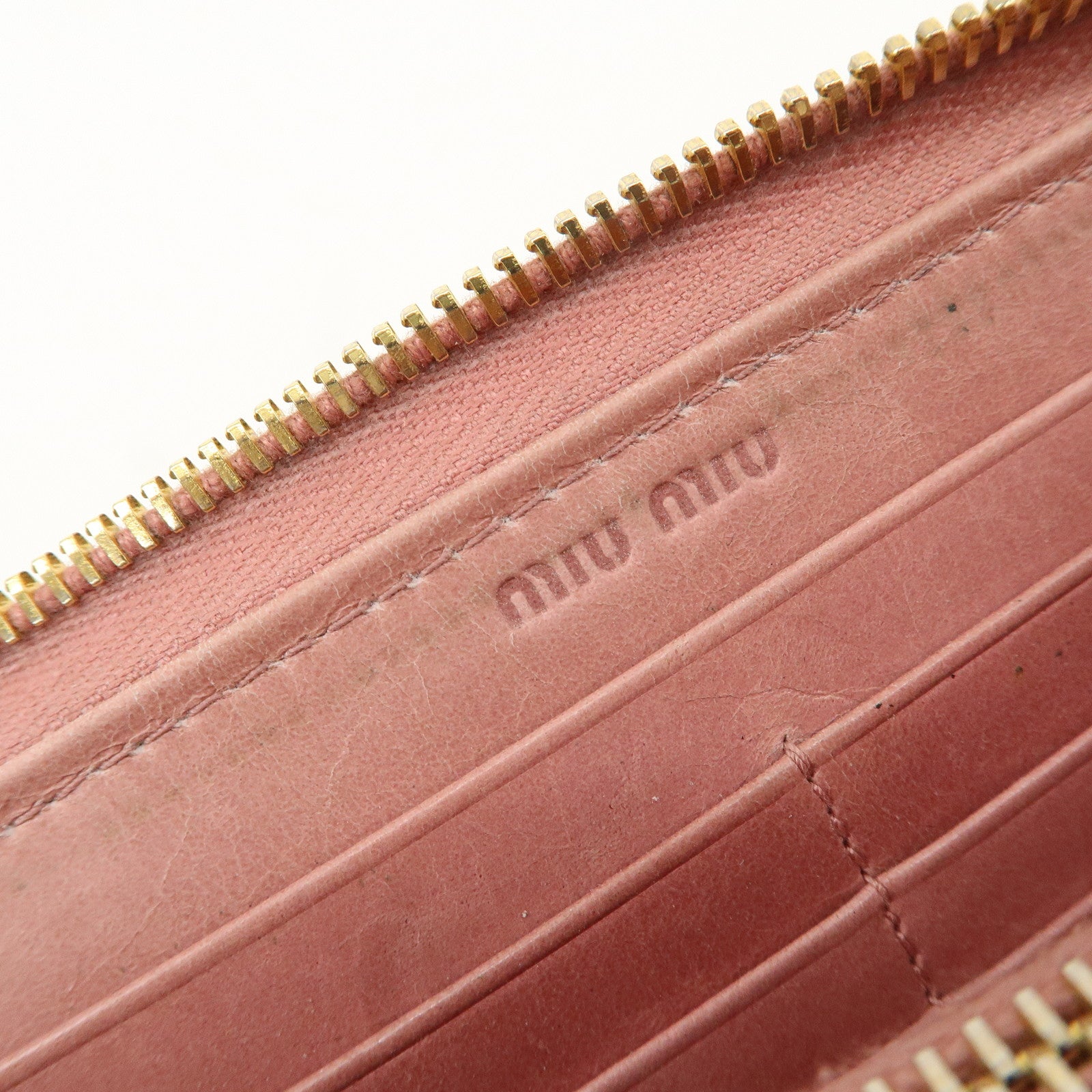 MIU MIU Matelasse Leather Round Zippy Long Wallet Pink 5ML506 Used