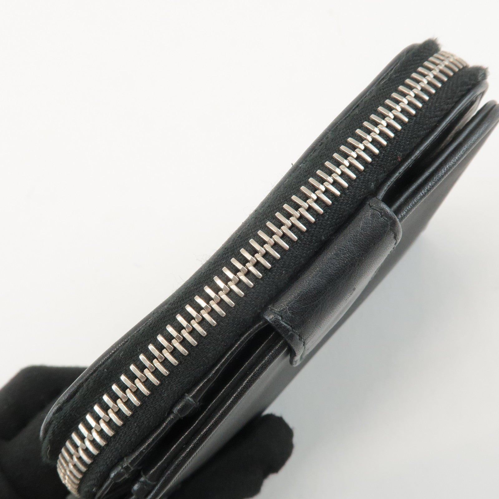 PRADA Logo Leather Round Zip Wallet Bijou Black Used
