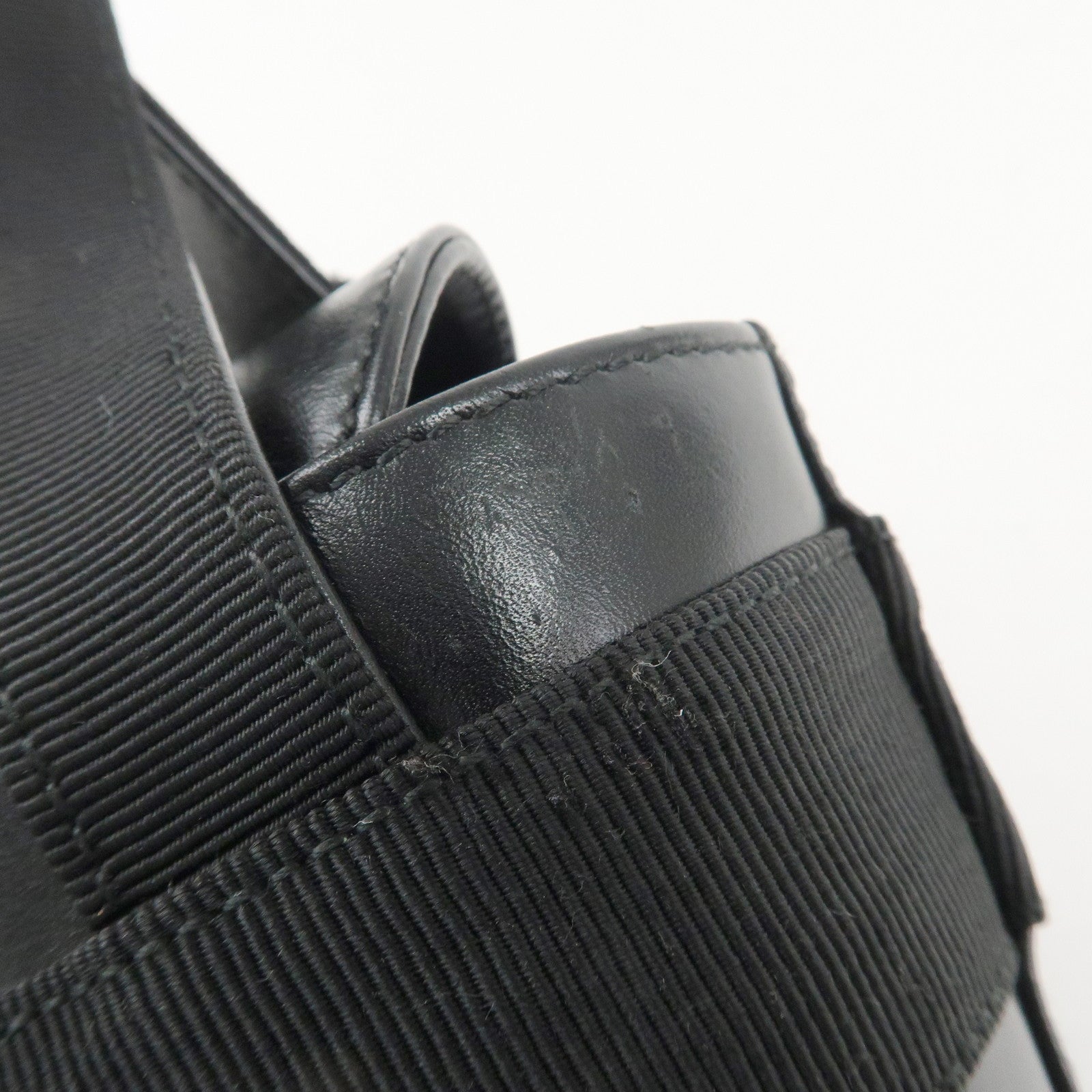 Ferragamo Vara Ribbon Leather Small Hand Bag Black Gold HDW Used