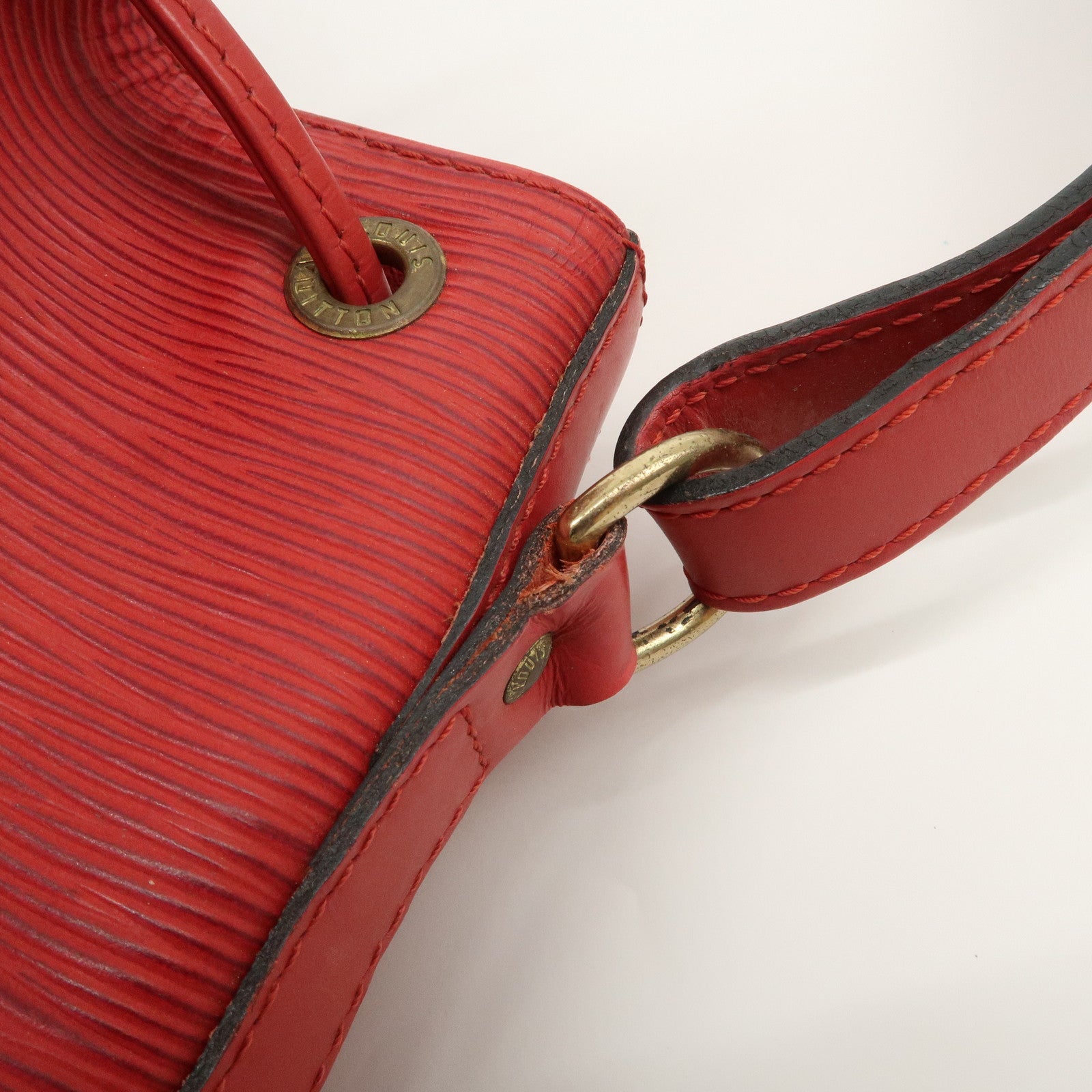 Louis Vuitton Epi Petit Noe Shoulder Bag Castilian Red M44107
