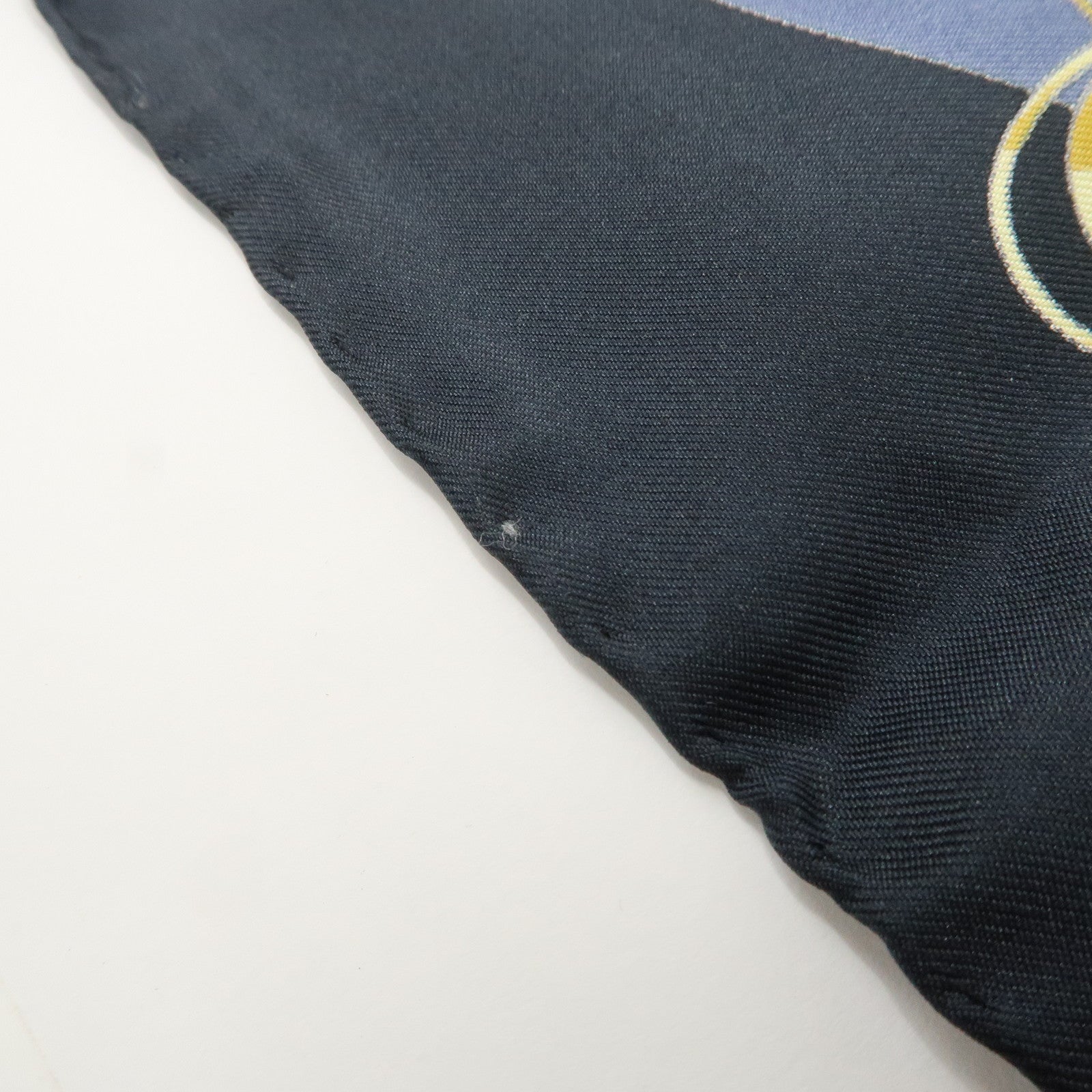 HERMES Carre 90 Silk 100% Scarf Parmi les fleurs je compte les heures Black