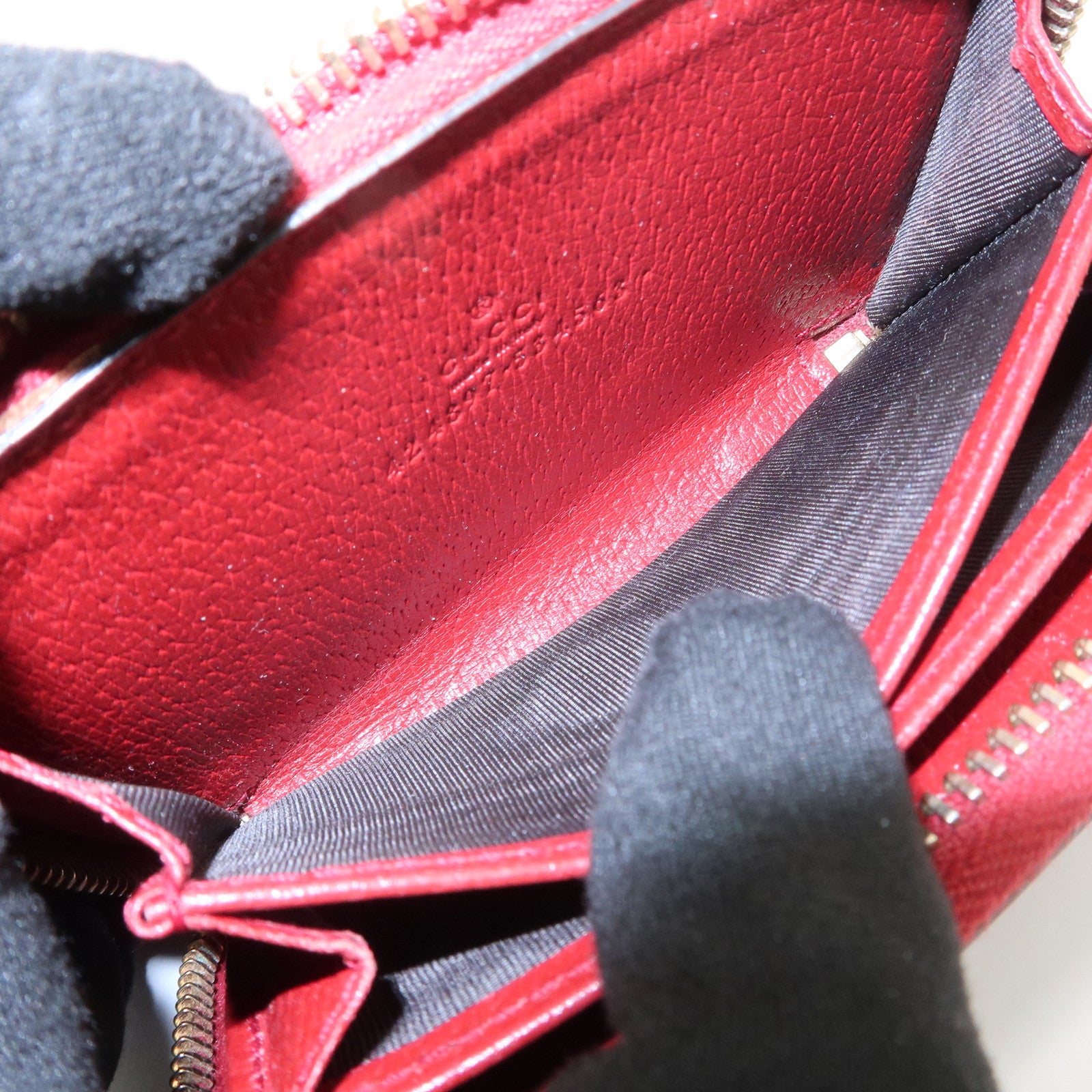 GUCCI GG Supreme Round Zippy Coin Case Beige 424897