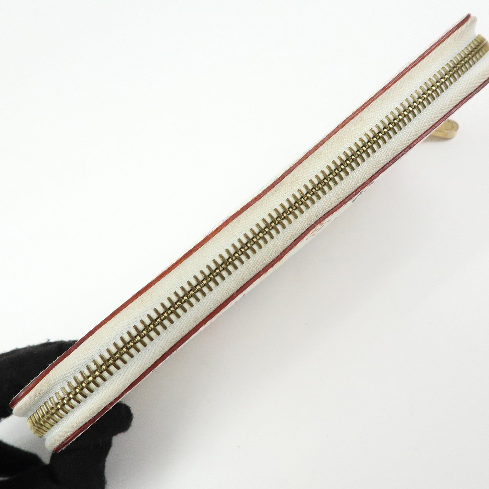 Louis Vuitton Monogram Multicolor Round Zippy Wallet Blanc M60241