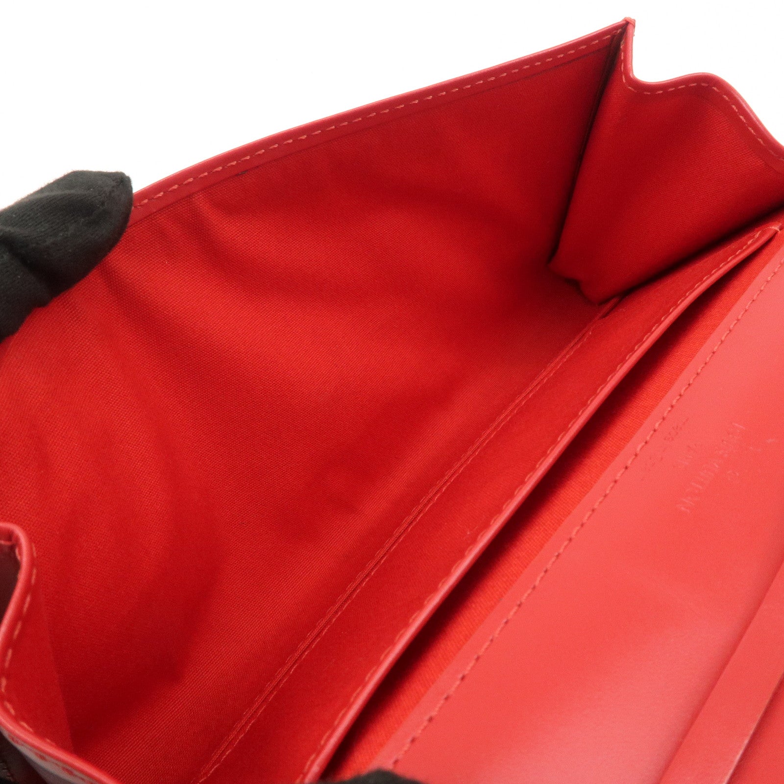 Louis Vuitton Epi leather Honfleur Cuir Hand Bag Red M5273E