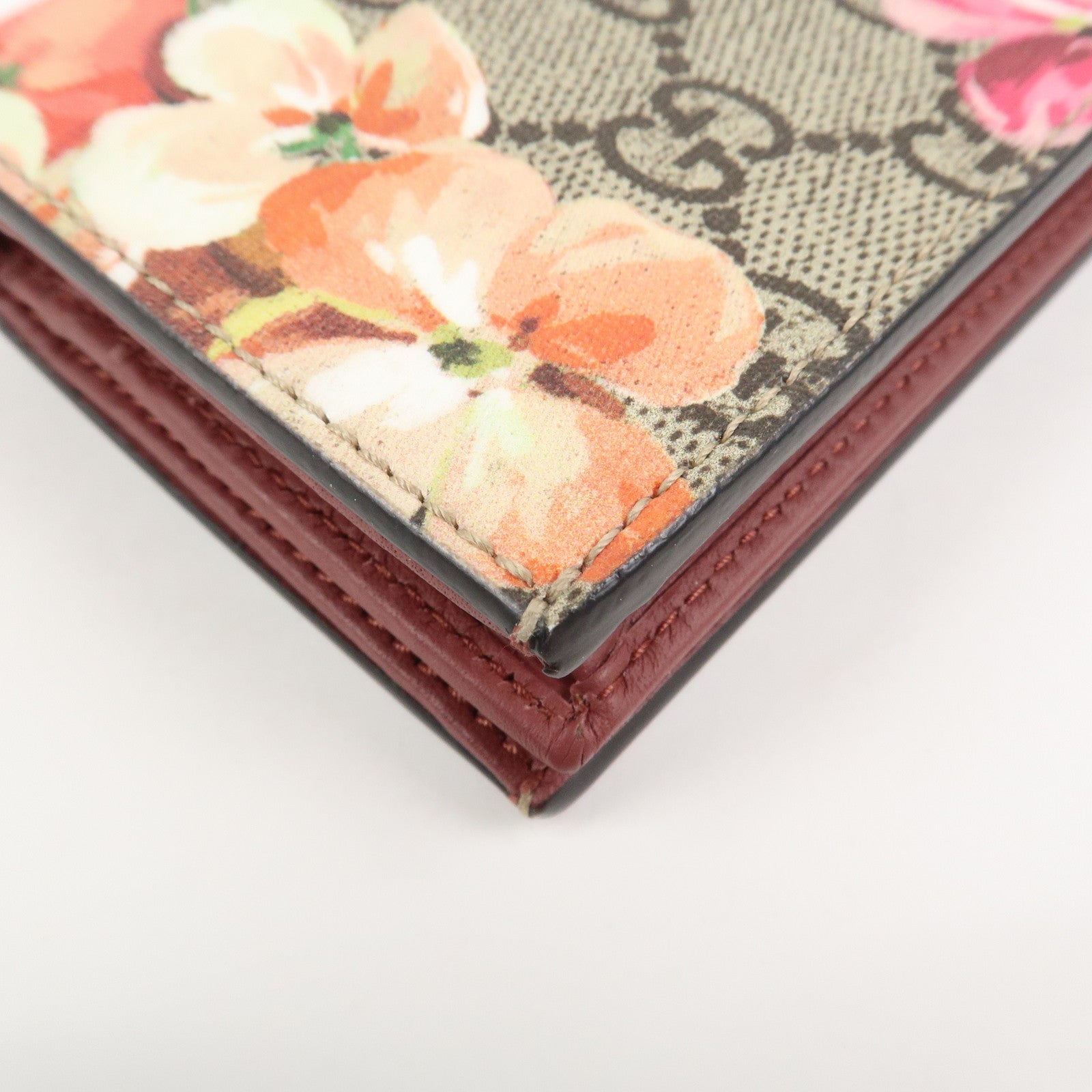 GUCCI GG Brooms GG Supreme Compact Wallet Beige Pink 453176