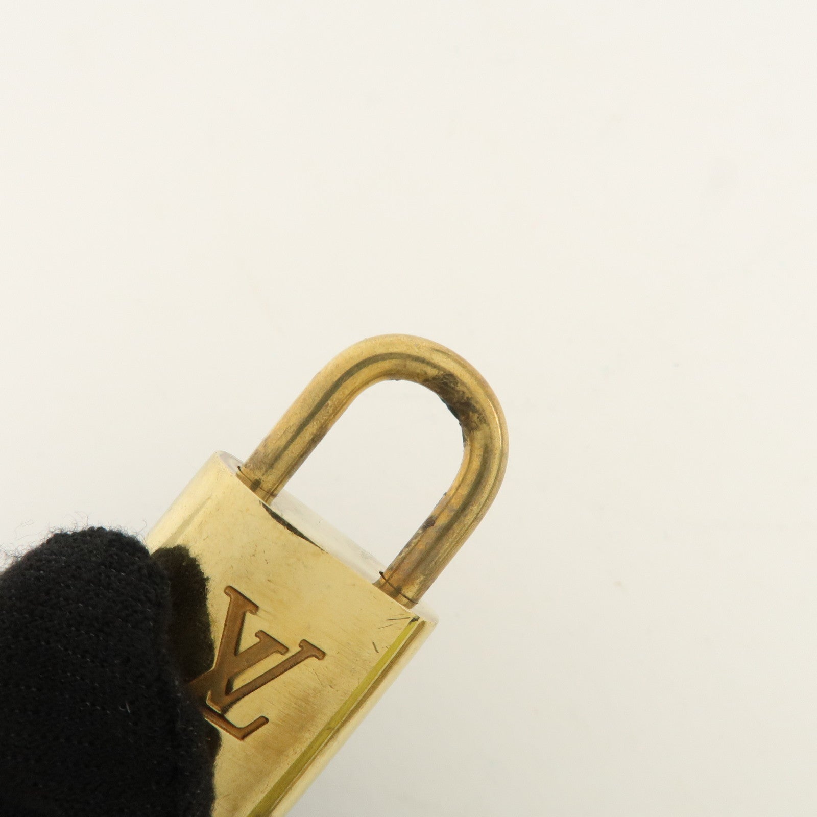 Louis Vuitton Set of 10 Lock & Key Cadena Key Lock Metal Gold Used