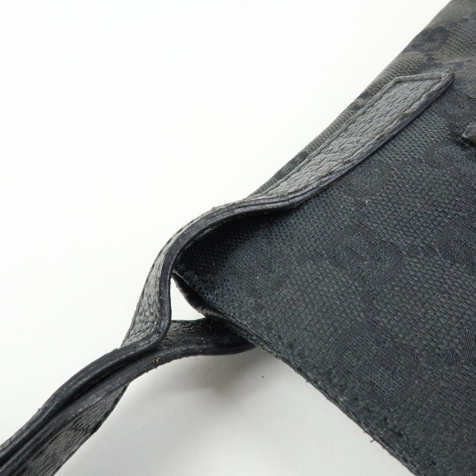 GUCCI GG Canvas Leather Shoulder Crossbody Bag Black 122793