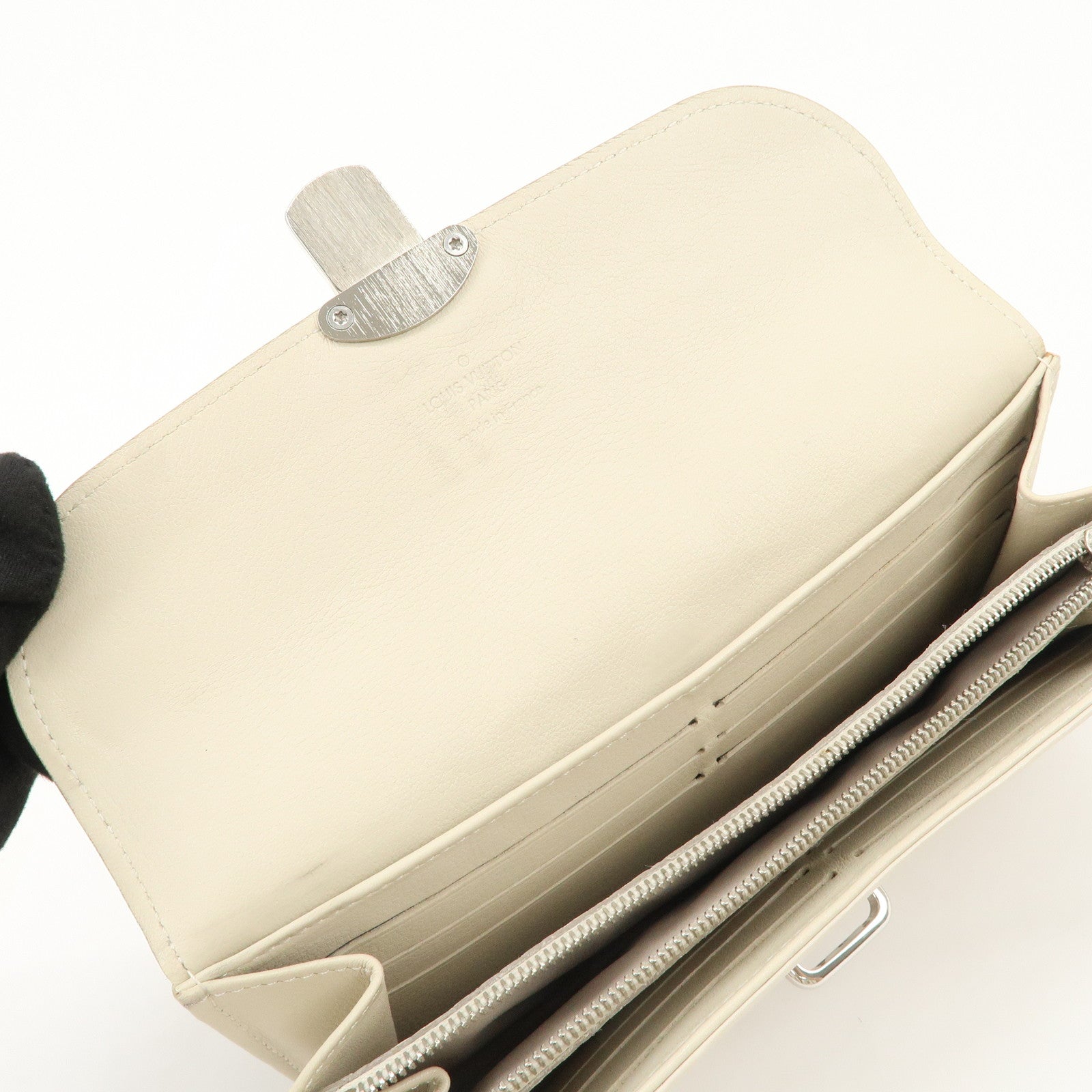 Louis Vuitton Mahina Leather Portefeuille Iris Long Wallet M58159