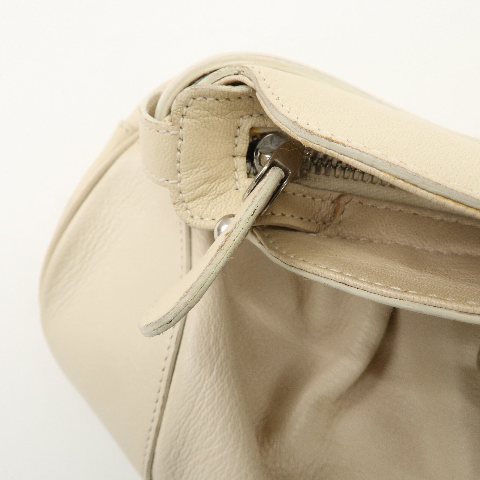 Ferragamo Gancini Leather Shoulder Bag Hand Bag Ivory Silver Hardware Used