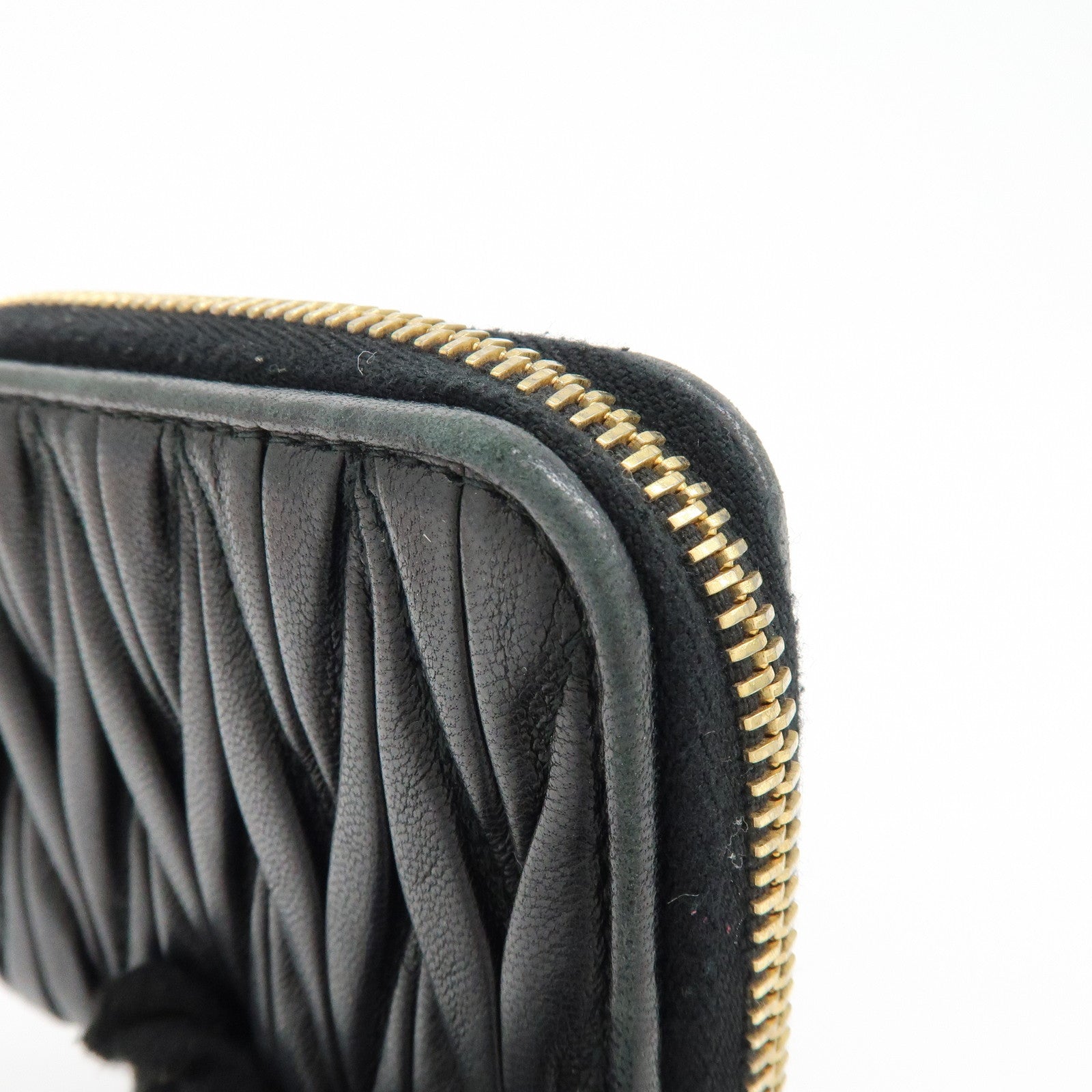 MIU MIU Matelasse Nappa Leather Compact Wallet Black 5MM268