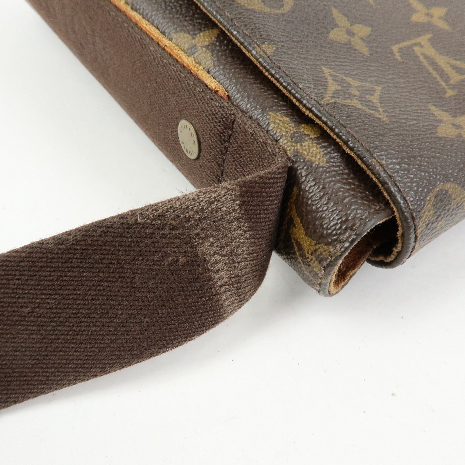 Louis Vuitton Monogram Messenger MM Beaubourg Crossbody Bag M97038