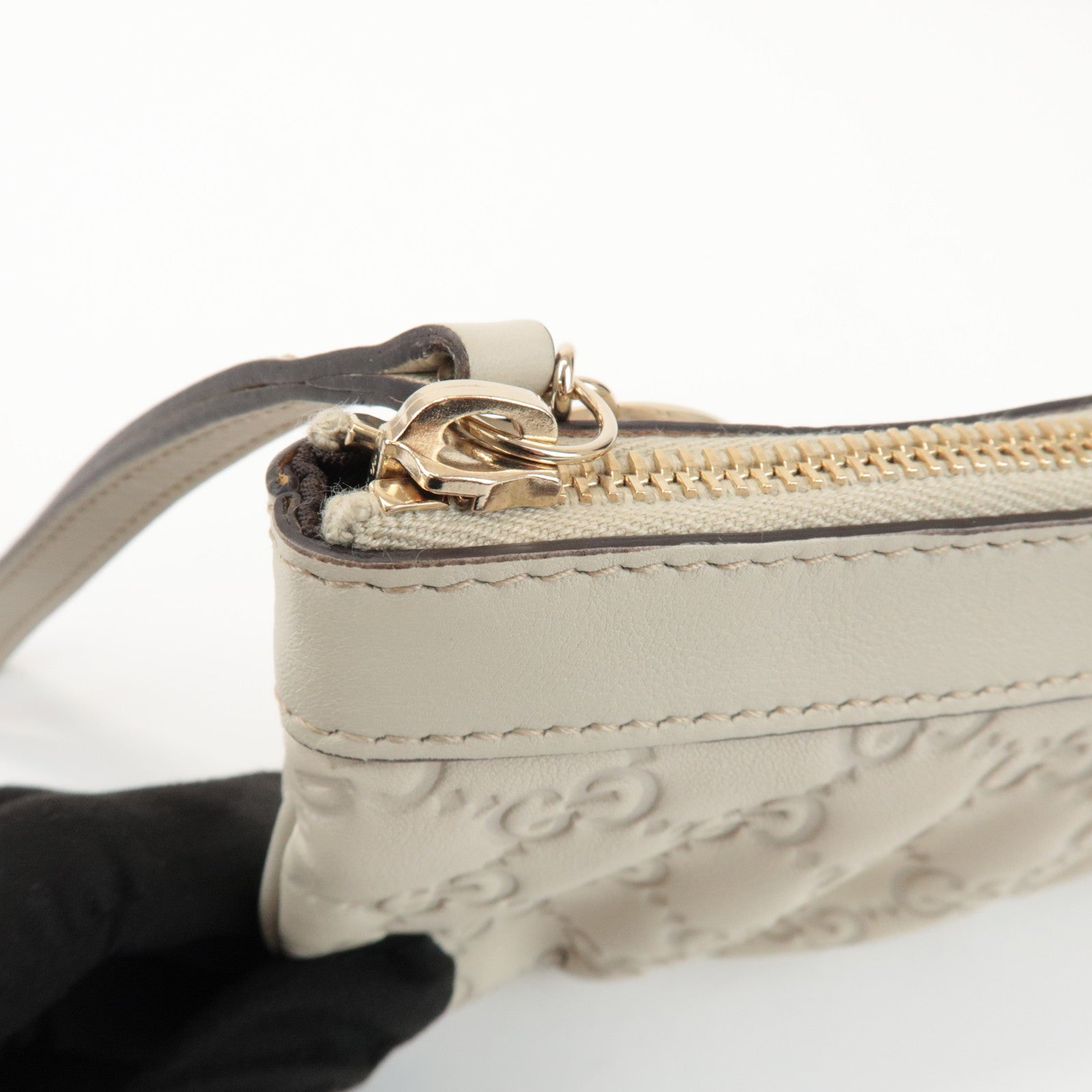 GUCCI Guccissima Leather Pouch Wrist Bag Ivory 212203