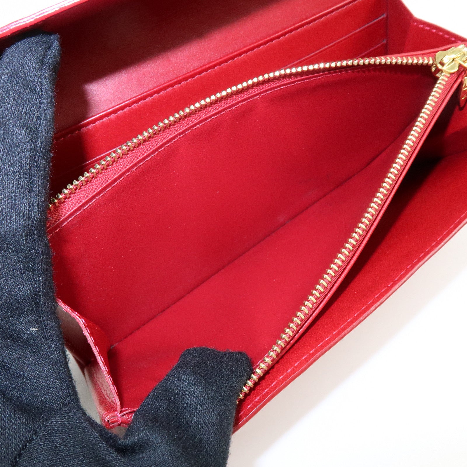 Louis Vuitton Monogram Vernis Portefeuille Sarah Wallet Red M91739