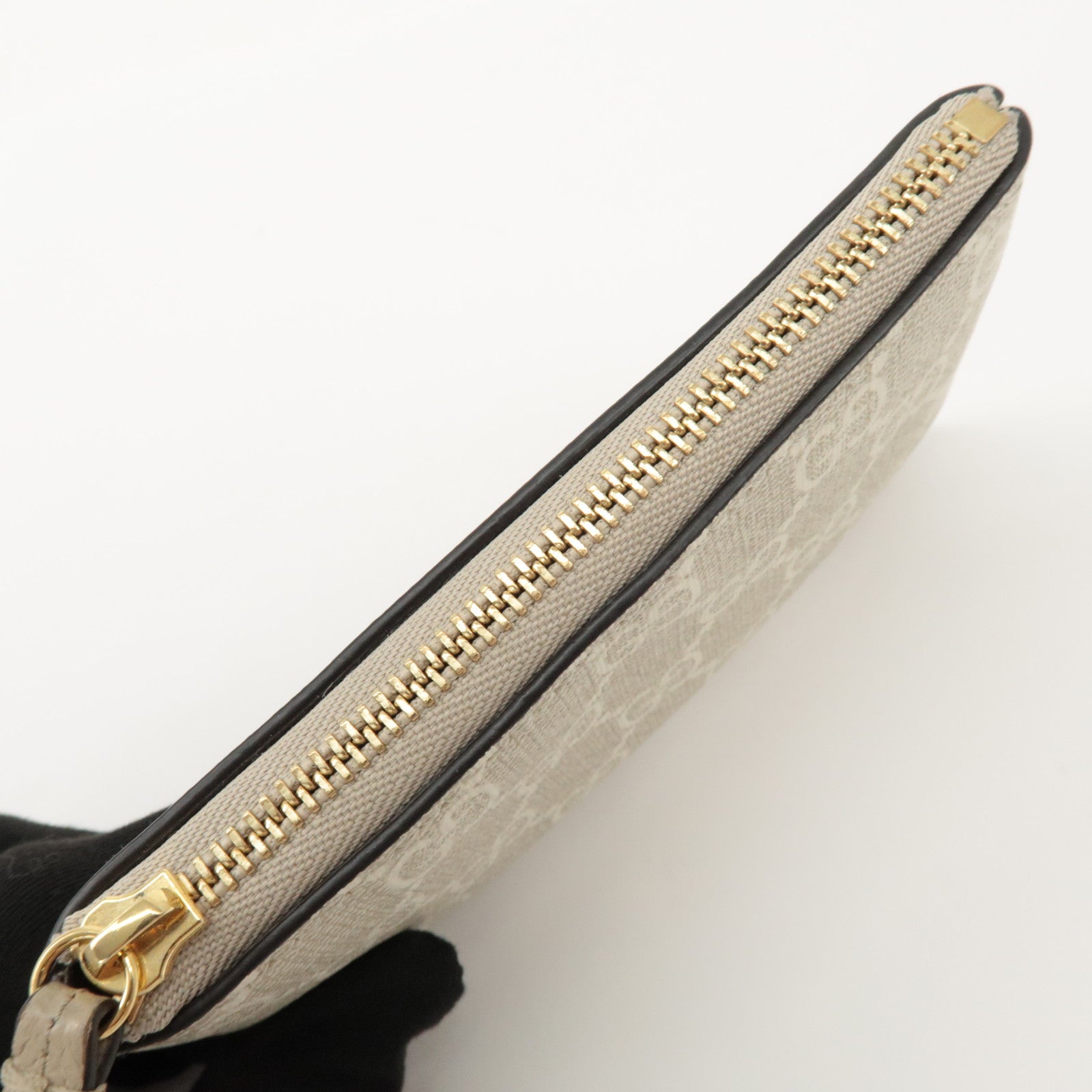 GUCCI GG Supreme Leather Coin Case Key Case Greige White 772321 Used