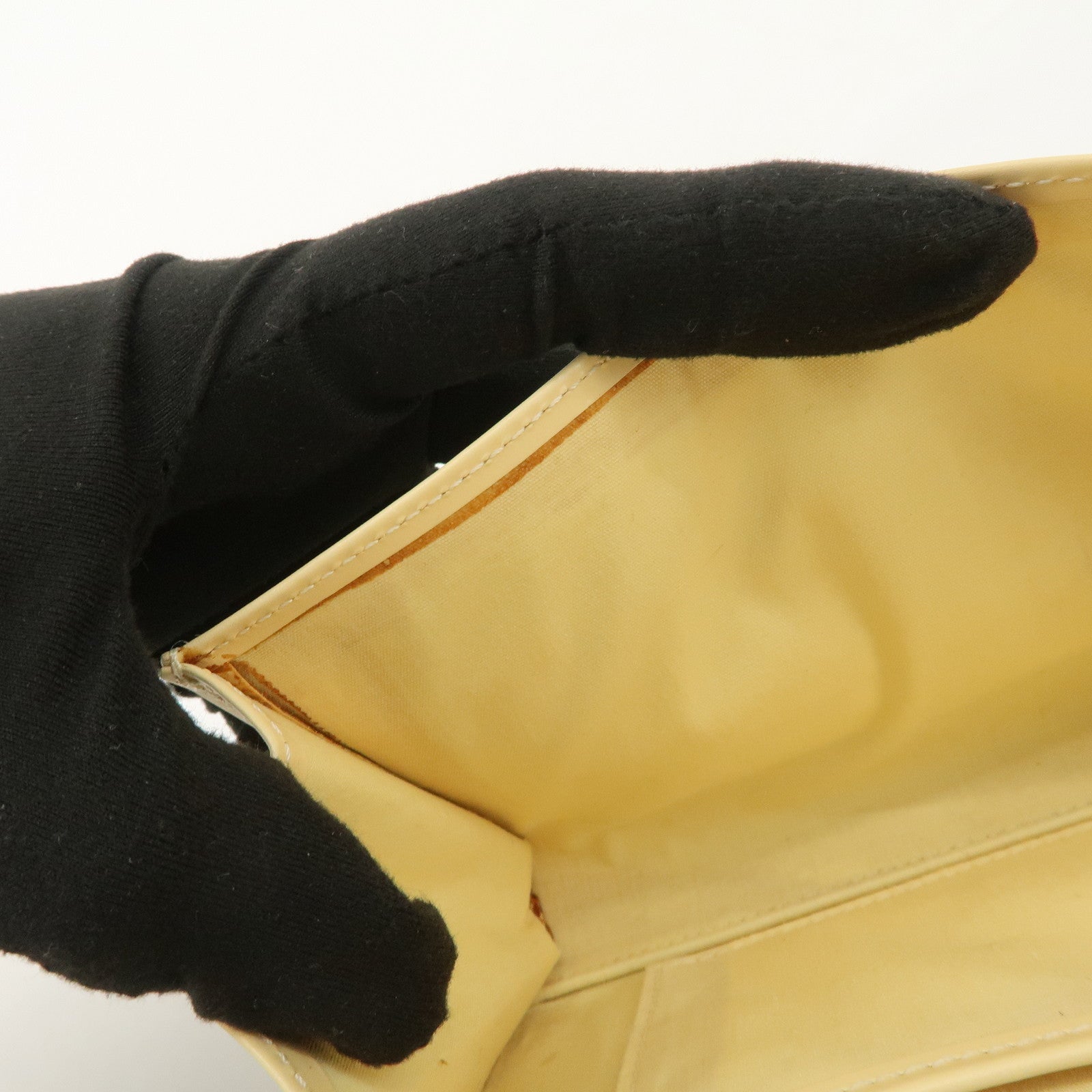 Louis Vuitton Epi Leather Honfleur Shoulder Bag Vanille M5273A