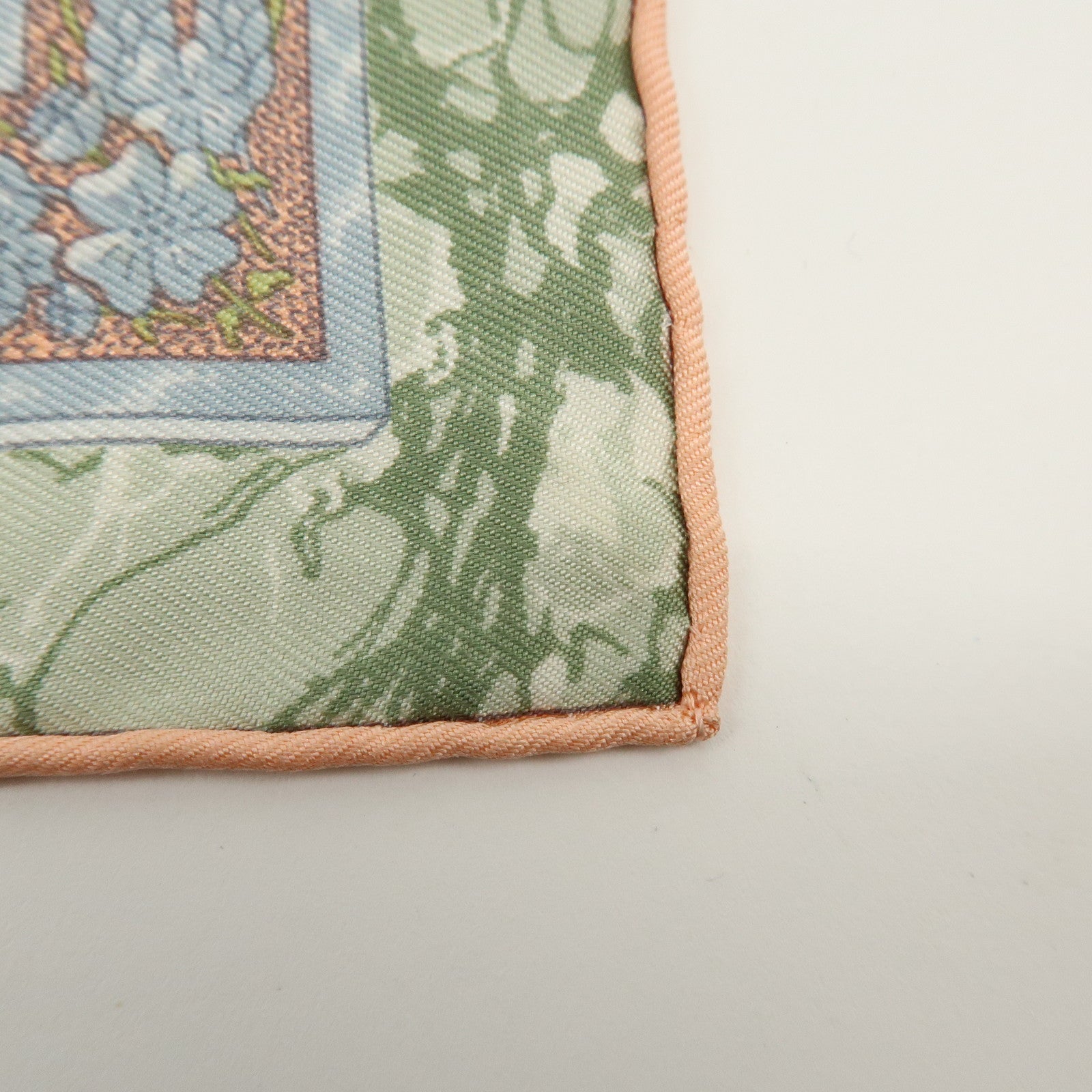 HERMES Carre 40 Silk 100% GLORIA SOLI Scarf Ivory Green Multicolor