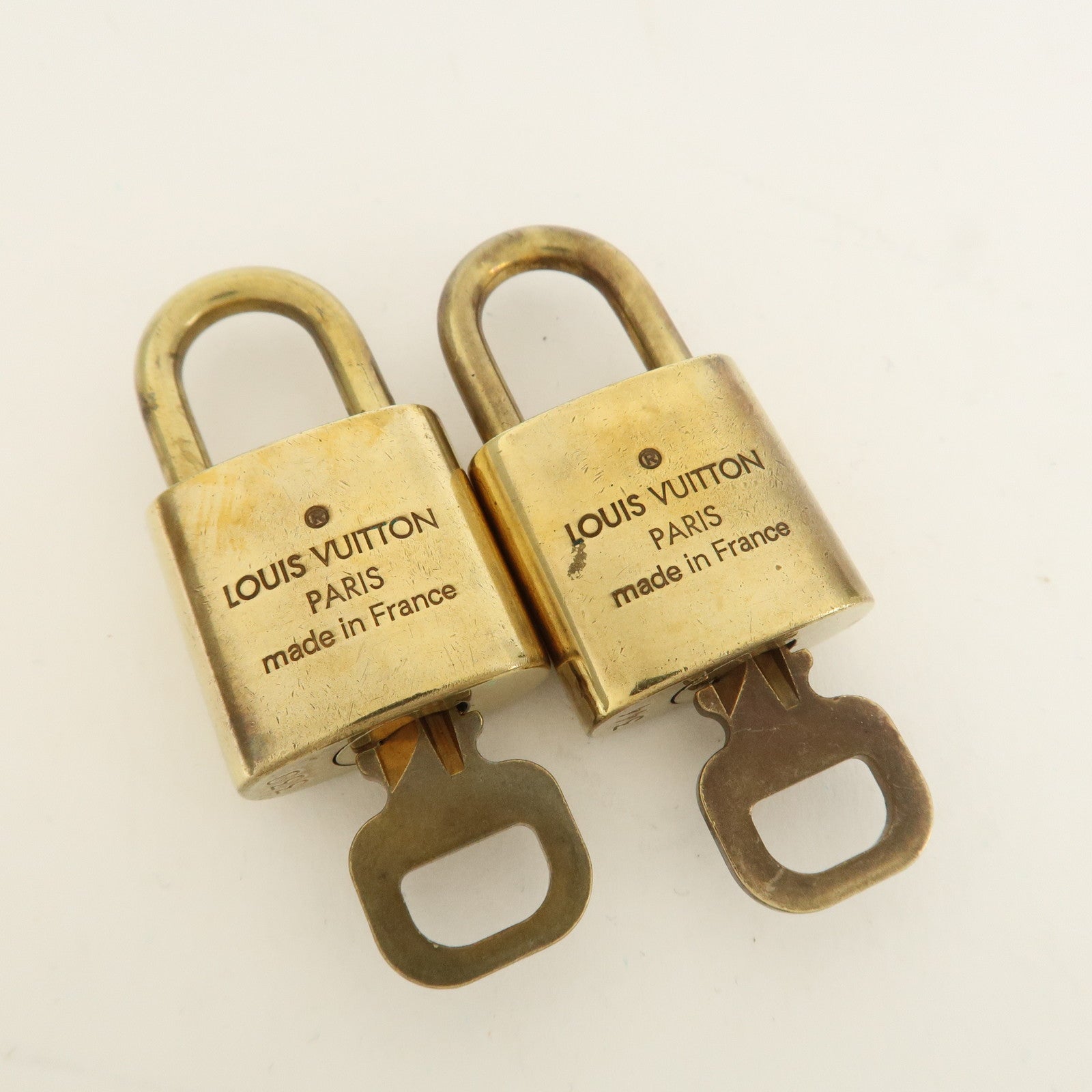 Louis Vuitton Set of 10 Lock & Key Cadena Key Lock Metal Gold Used