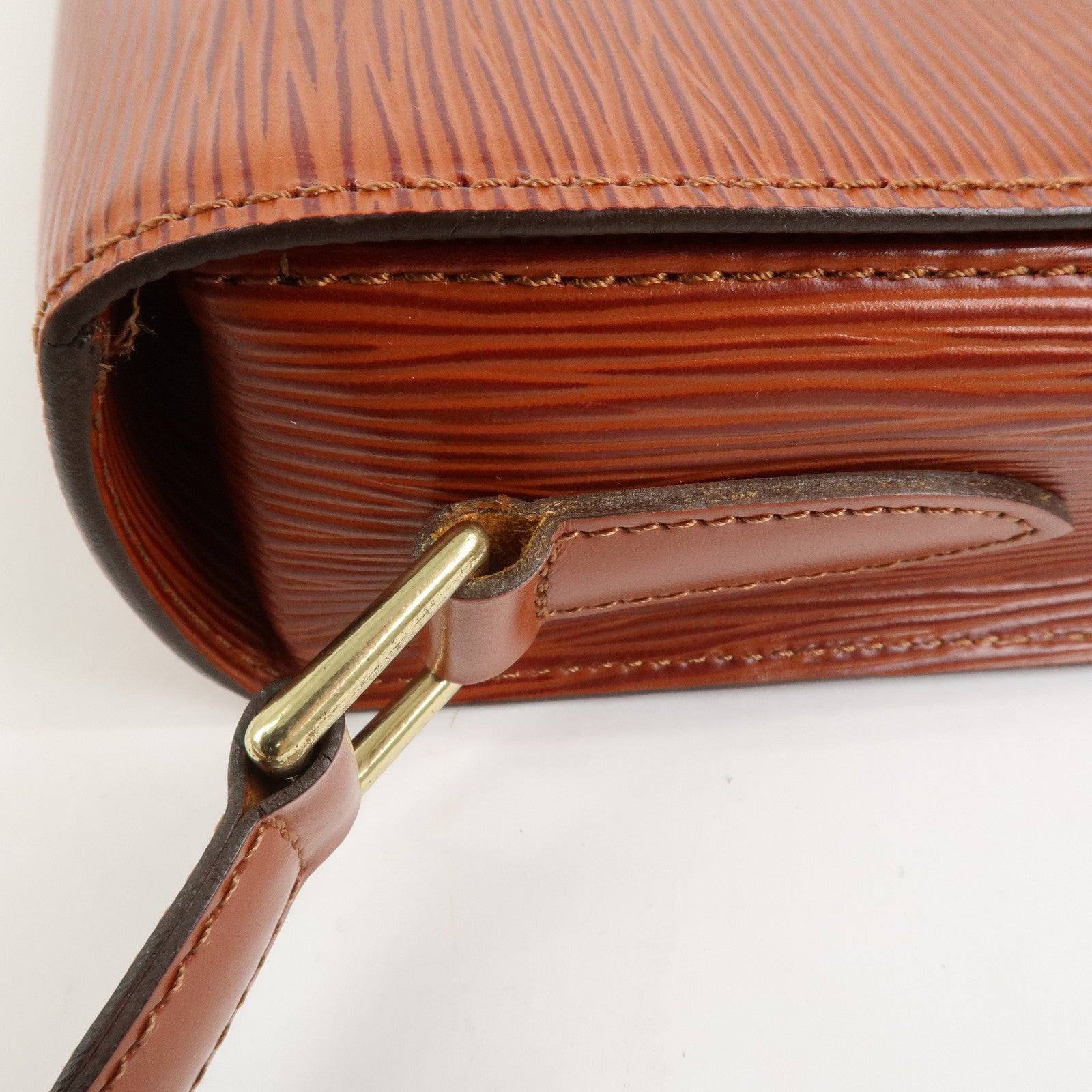 Louis Vuitton Epi Saint Cloud Shoulder Bag Kenya Brown M52193