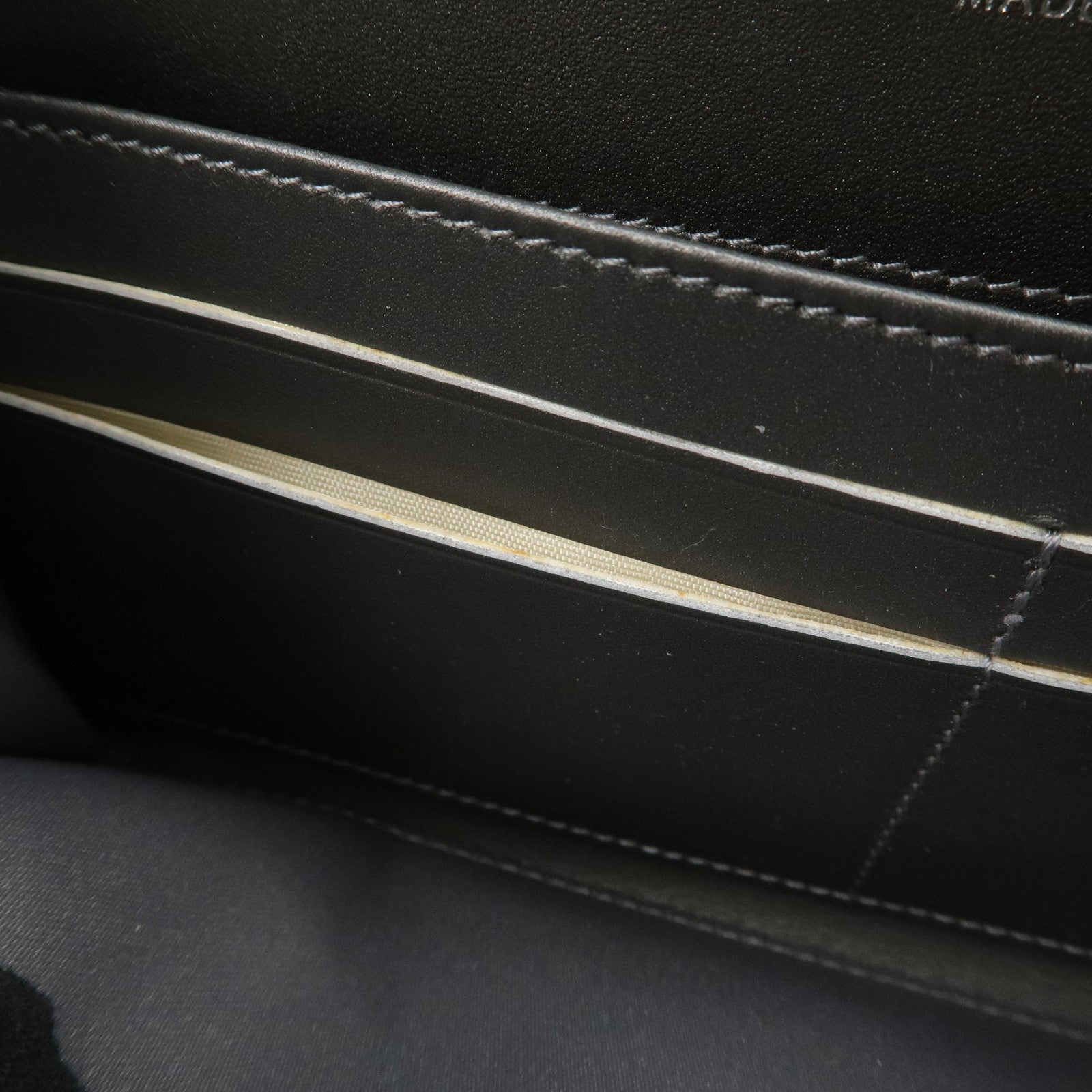 CHANEL Matelasse Glitter Lambskin Round Zipper Long Wallet Used