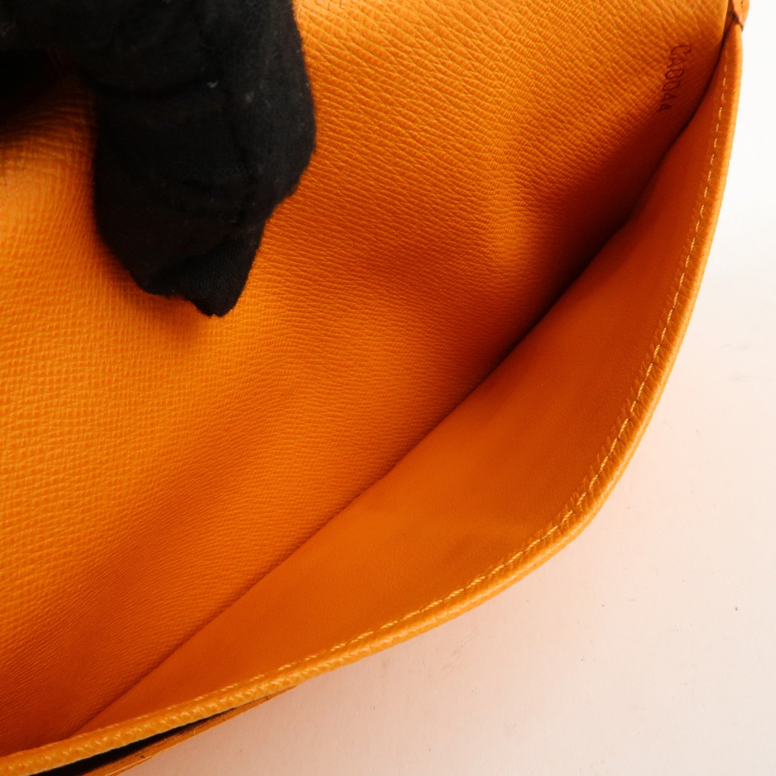 Louis Vuitton Epi Porte Tresor International Mandarin M6338H Used