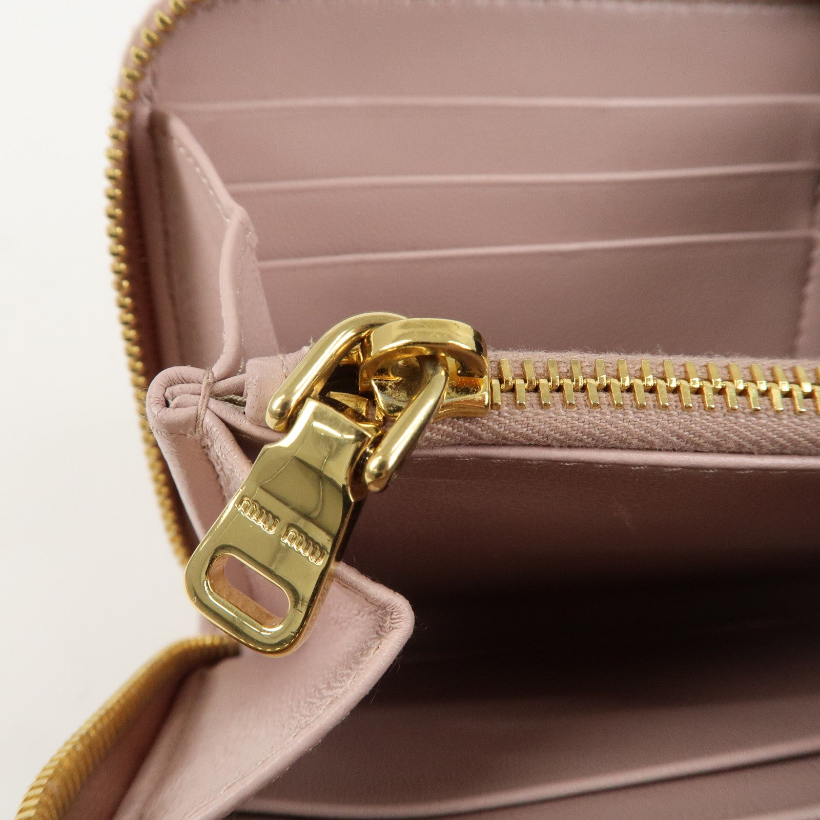 MIU MIU Matelasse Leather Round Zipper Long Wallet Pink Beige Used