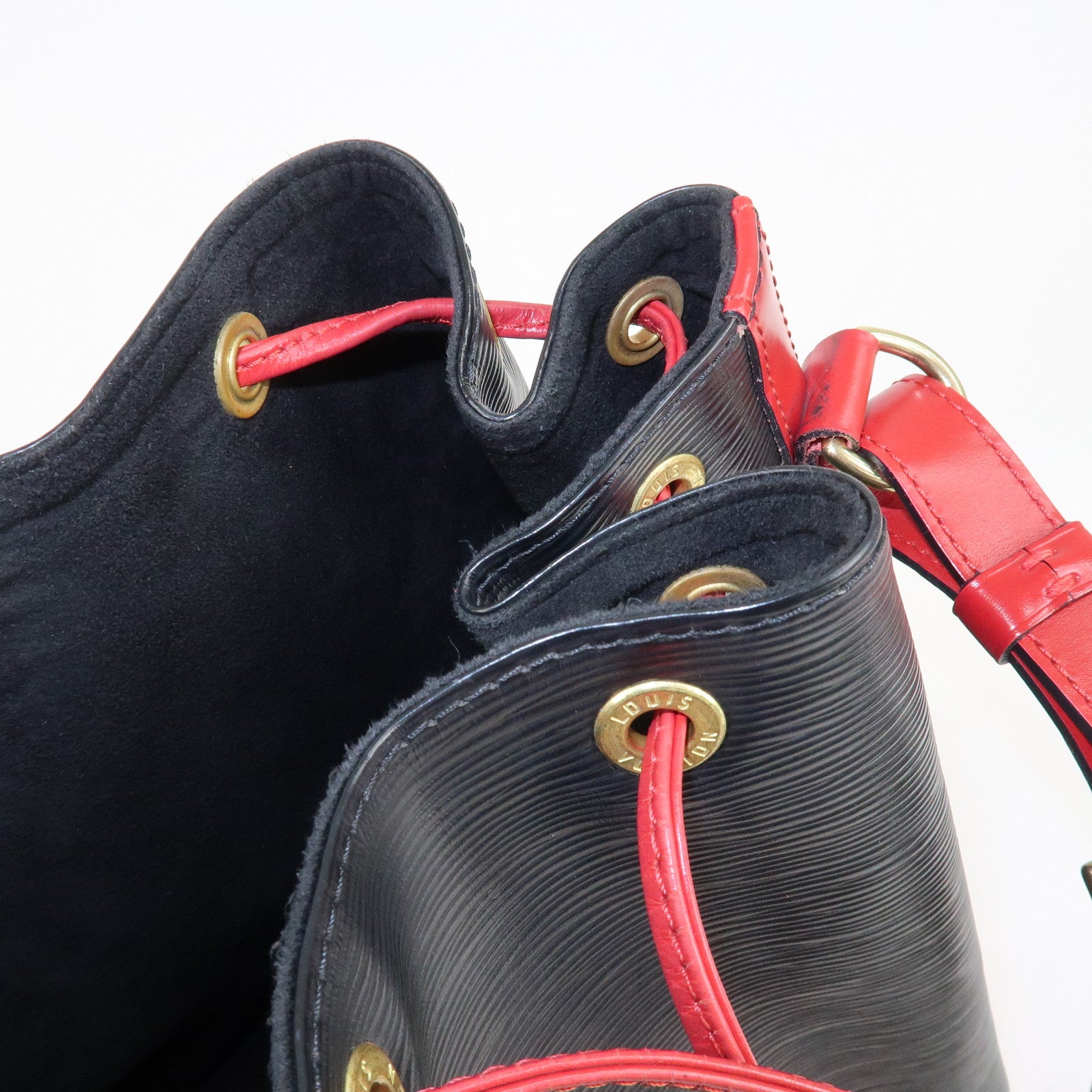 Louis Vuitton Epi Noe Shoulder Bag Noir Castilian Red M44017 Used