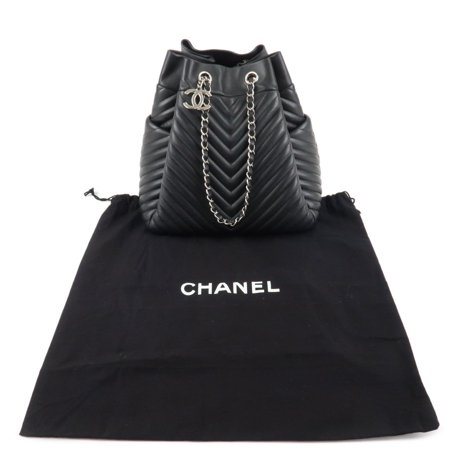 CHANEL Matelasse V Stich Calf Leather Chain Shoulder Bag Black A91135 Used