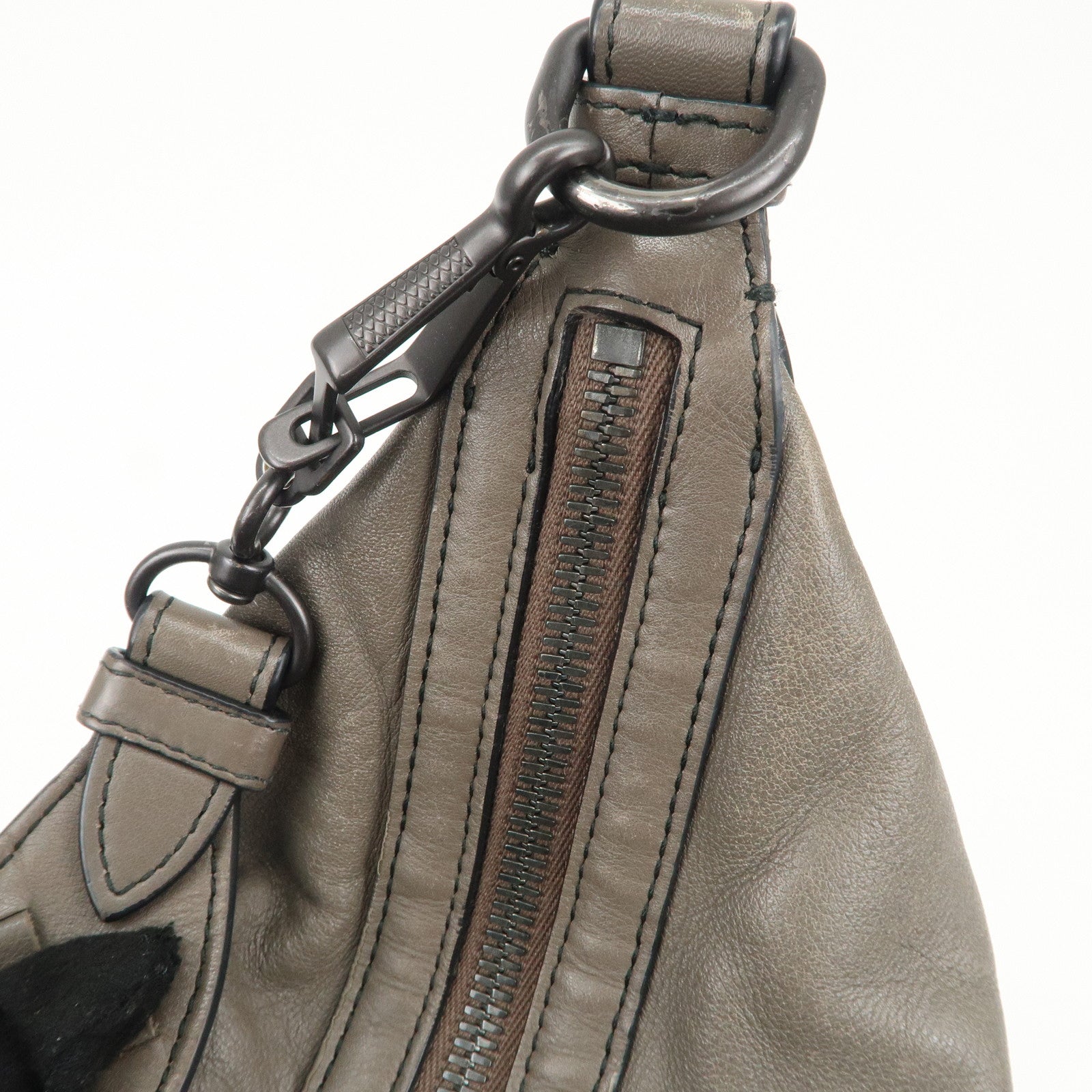 BOTTEGA VENETA Intrecciato Leather Shoulder Bag Greige Used