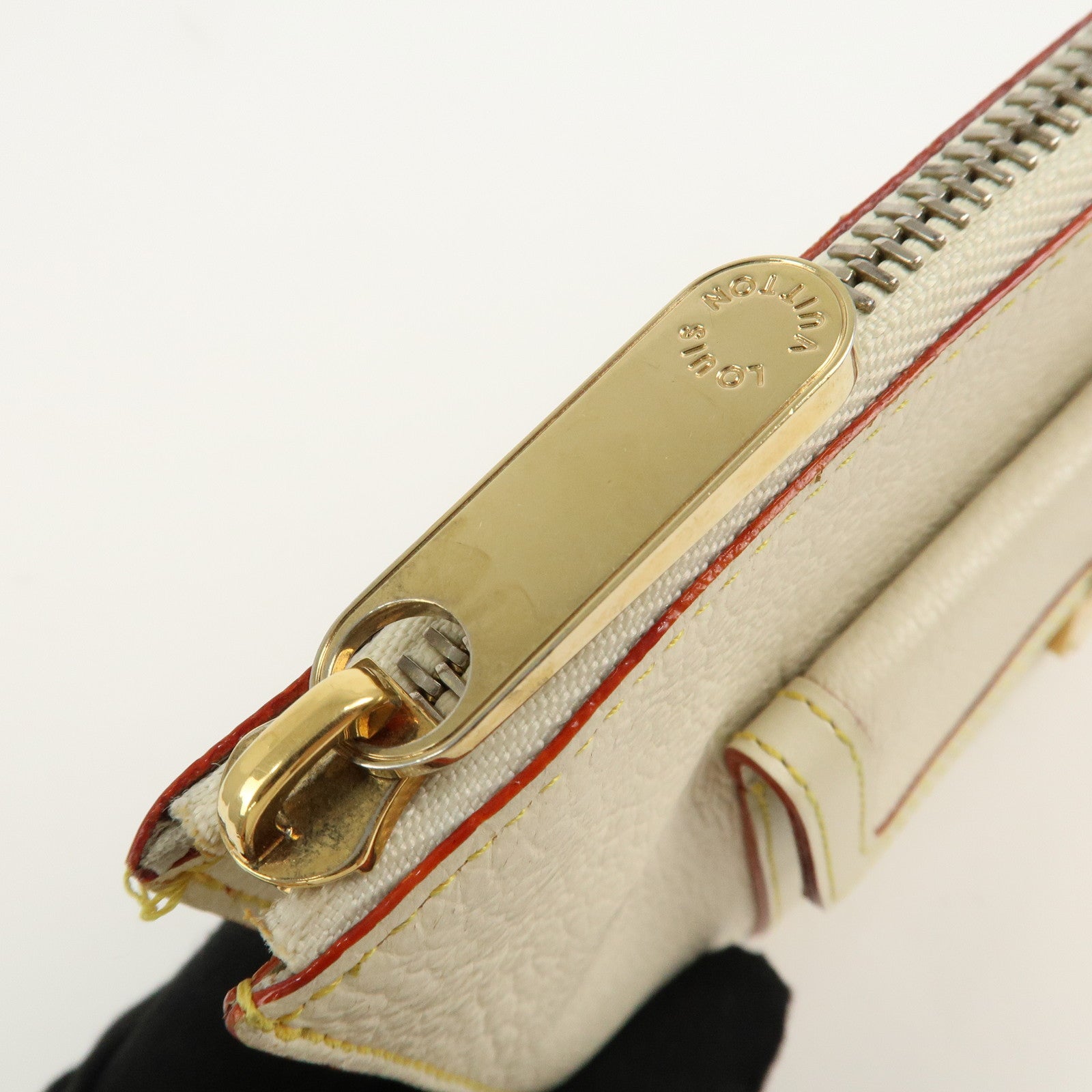 Louis Vuitton Suhari Inséparable Pouch Blanc M91937 Used