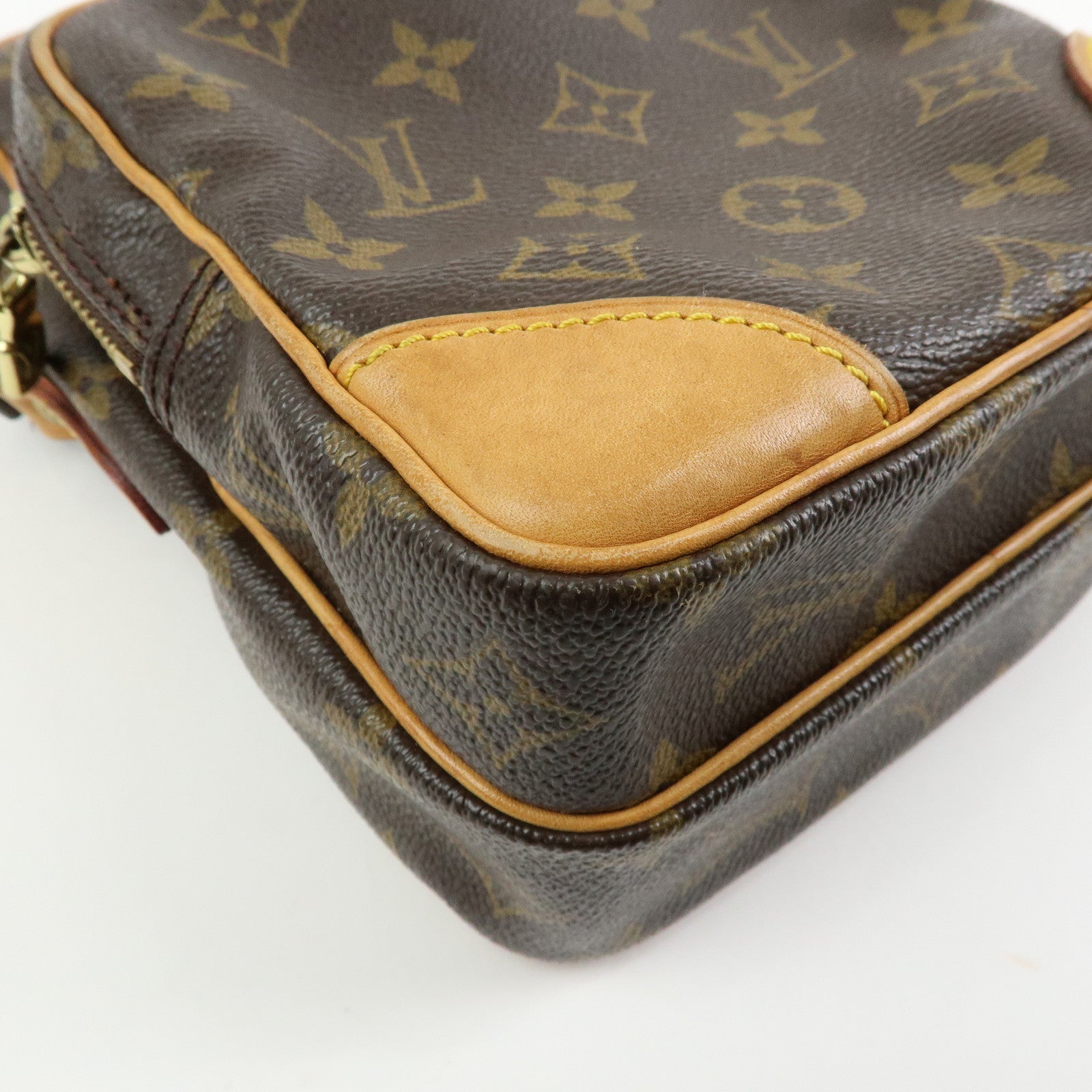 Louis Vuitton Monogram Amazone Shoulder Bag Crossbody Bag M45236