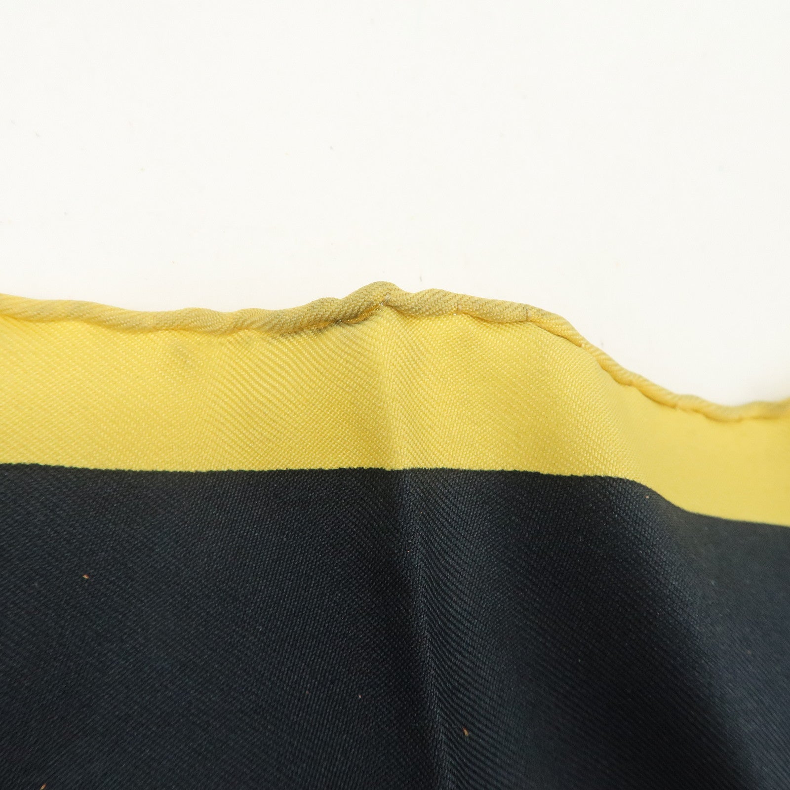 HERMES Carre 90 Silk 100% LES ARMES DE PARIS Scarf Black Gold