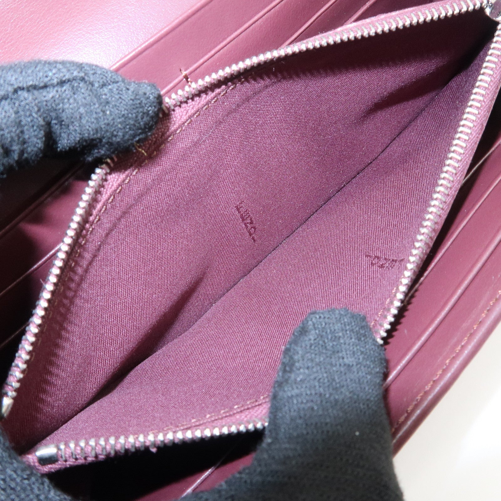 FENDI Peekaboo Leather Bi-fold Continental Wallet Long Wallet 8M0377 Used