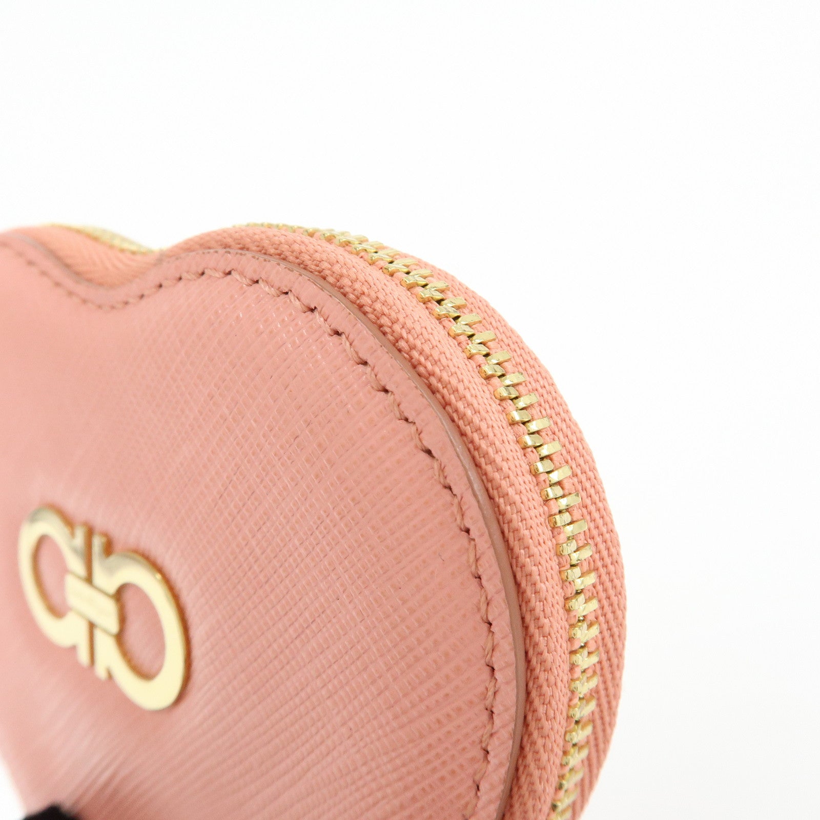 Ferragamo Gancini Leather Heart Motif Coin Case Pink