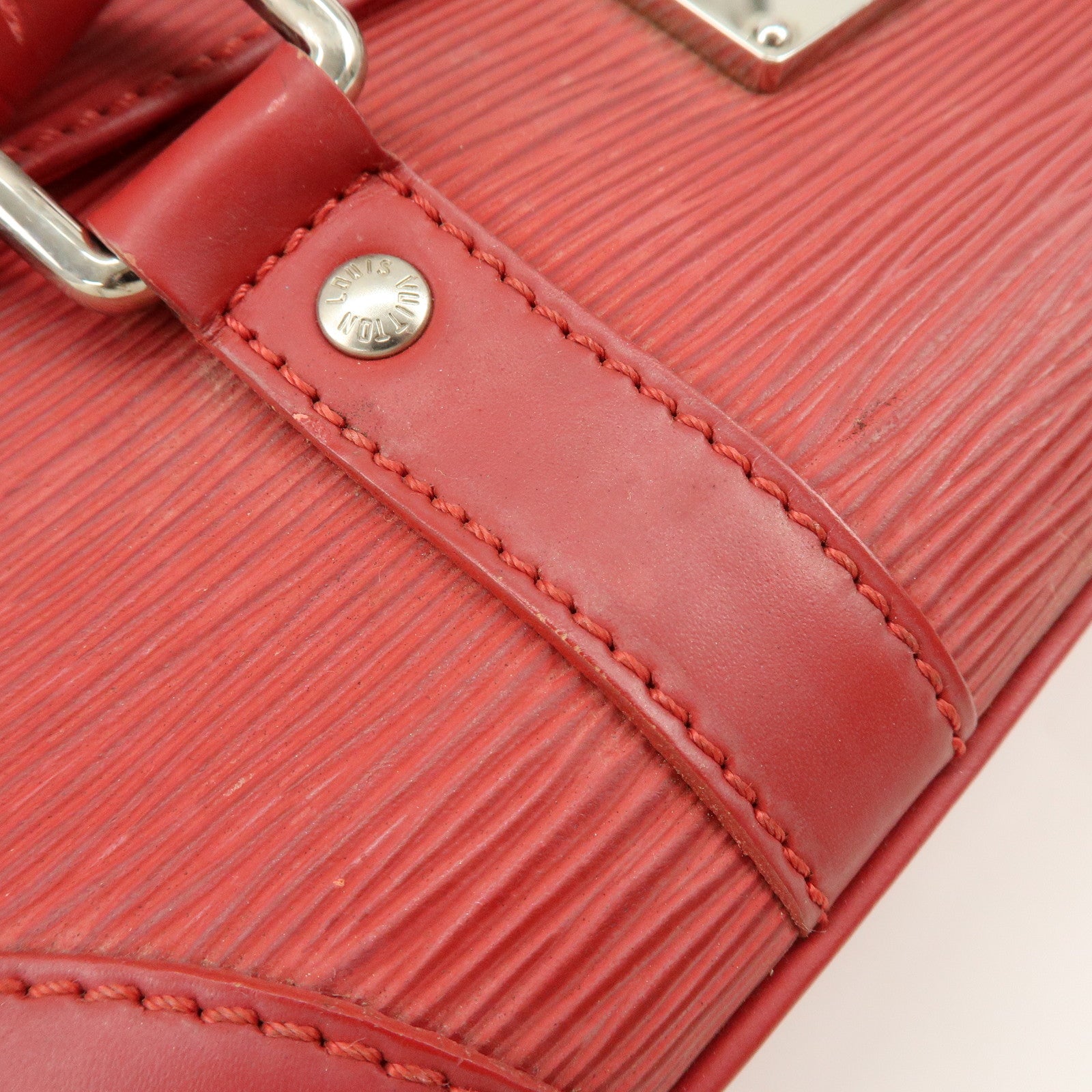 Louis Vuitton Epi Leather Segur PM Hand Bag Rouge M5882E
