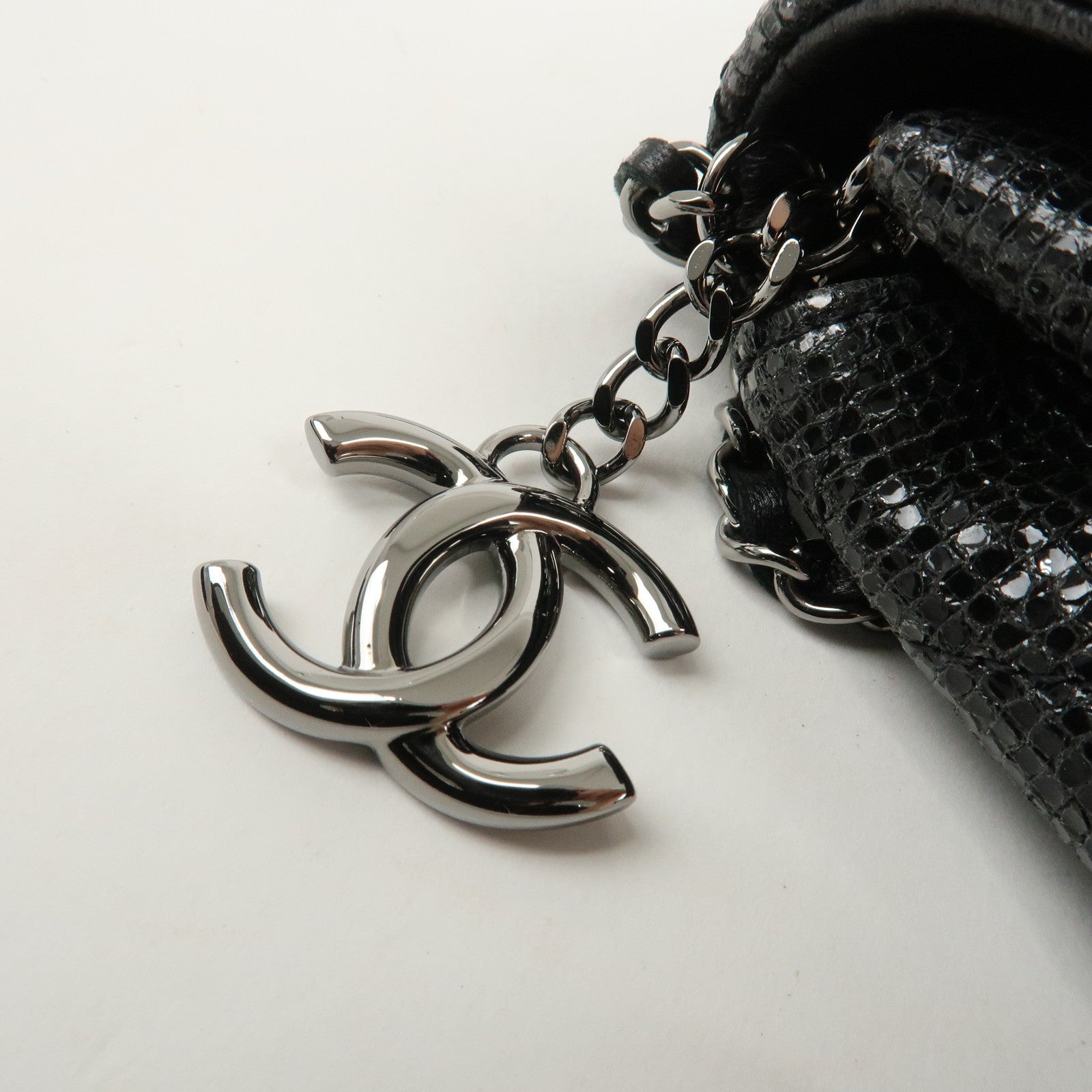 CHANEL Matelasse Leather Chain Shoulder Bag Black Silver Used