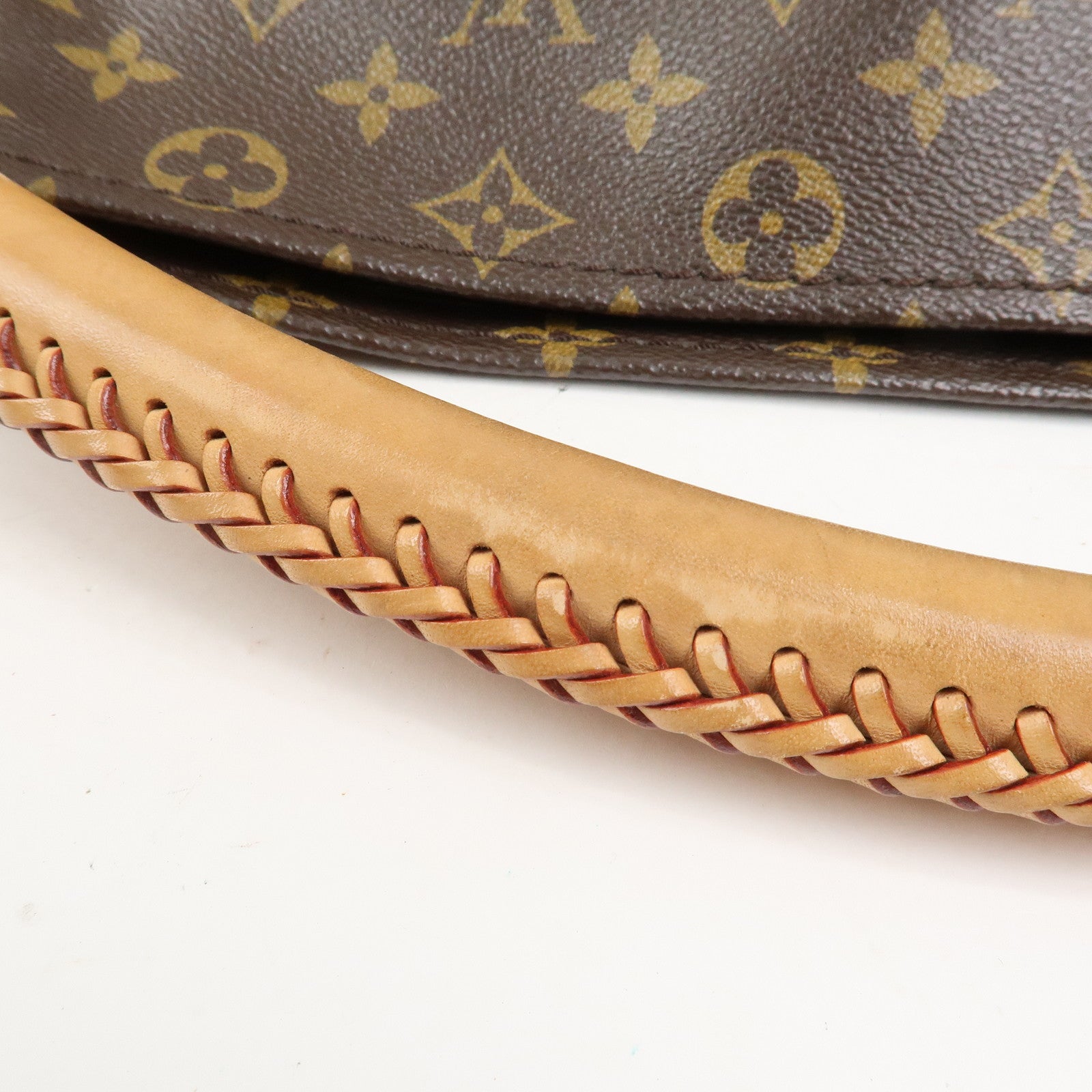 Louis Vuitton Monogram Artsy MM Shoulder Bag Brown M40249