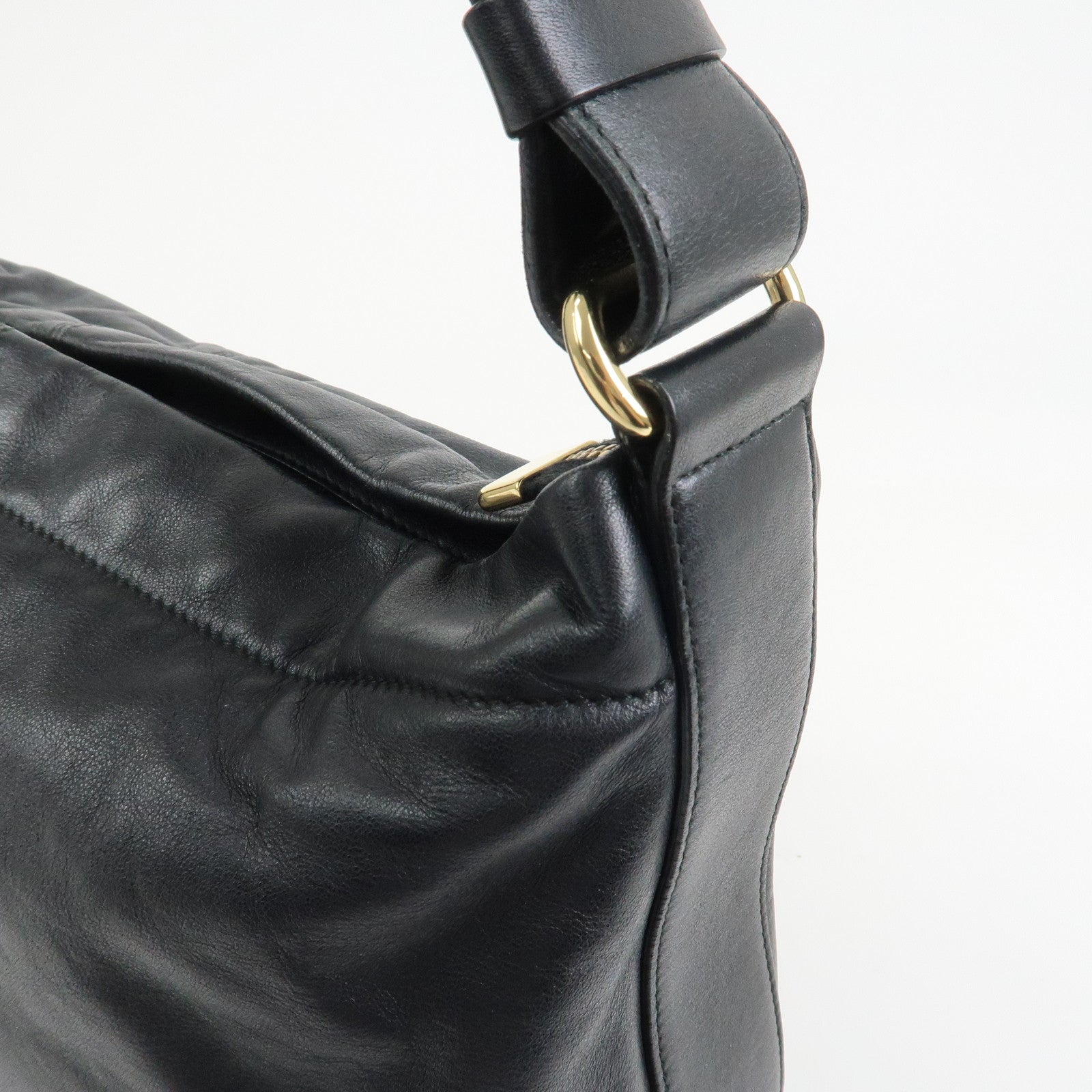 Ferragamo Vara Ribbon Leather Shoulder Bag Hand Bag Black