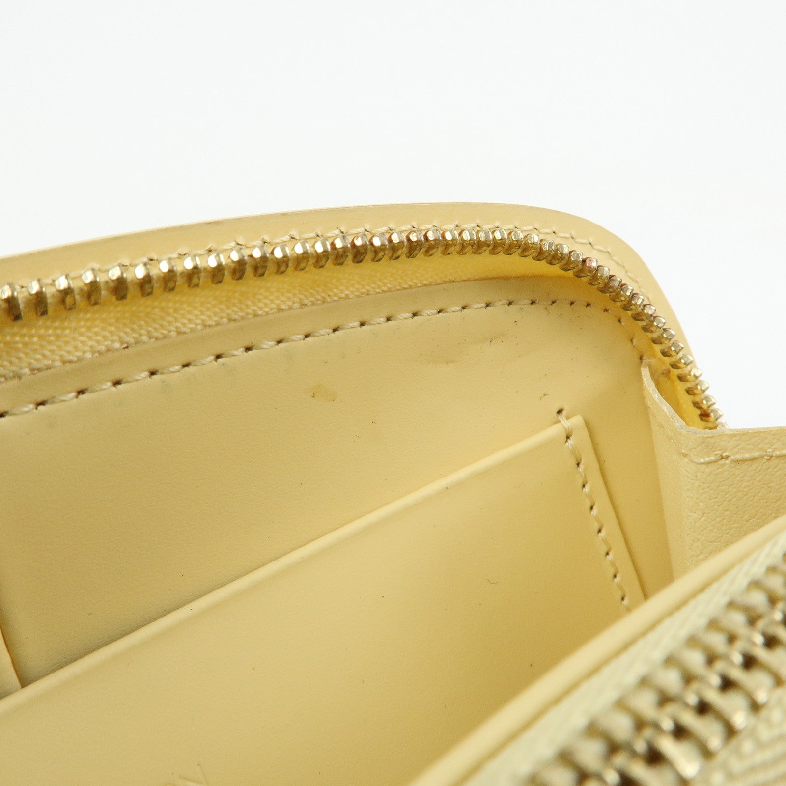 Louis Vuitton Epi Portefeuille Epi Z Coin Case Vanilla M6344A