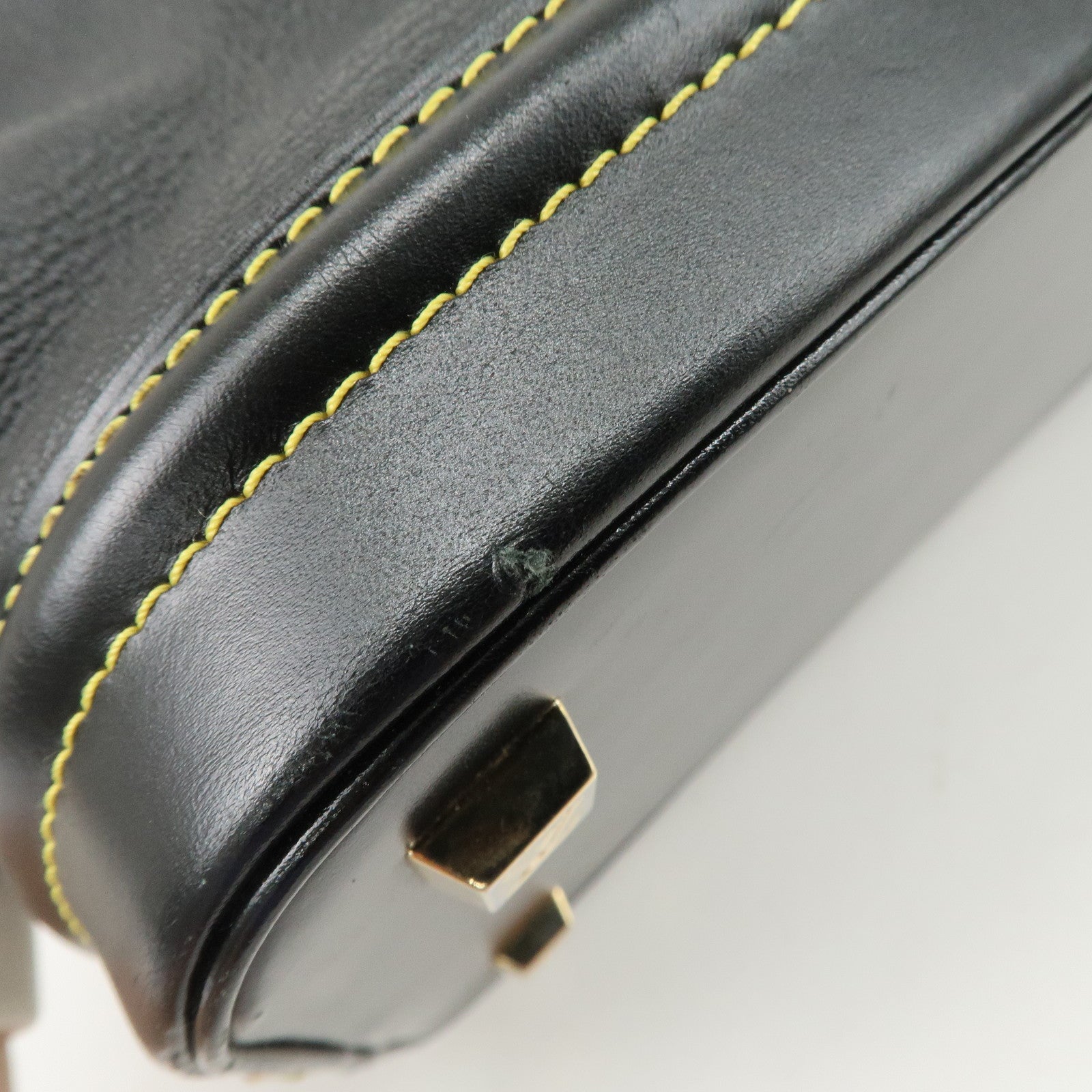 Louis Vuitton Suhari Leather Lock It MM Hand Bag Noir Black M91875