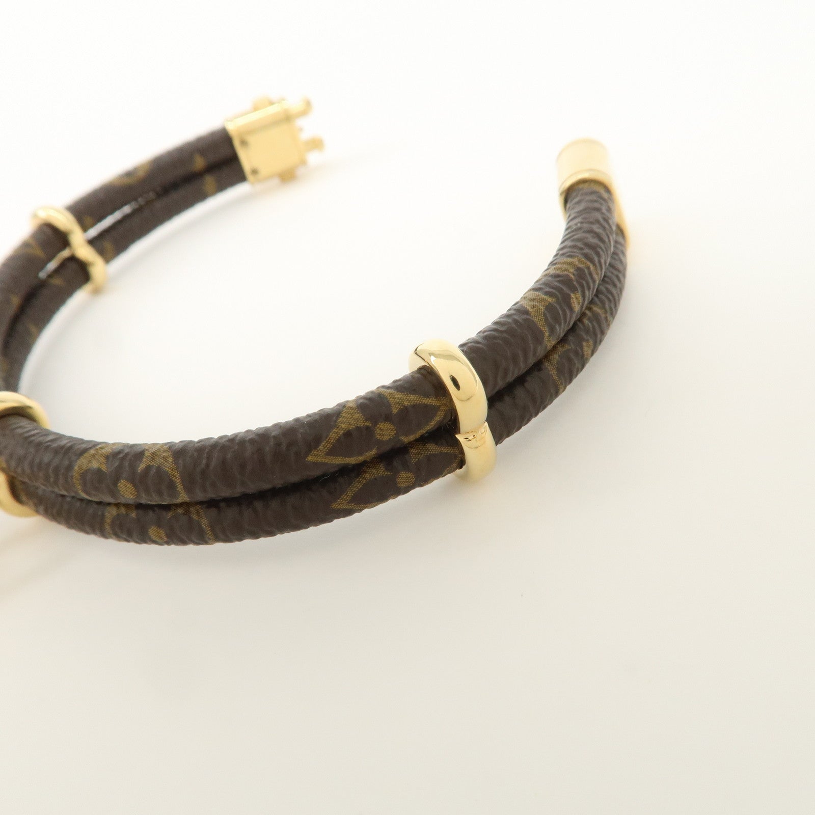 Louis Vuitton Monogram Leather Keep It Twice Bracelet M8109