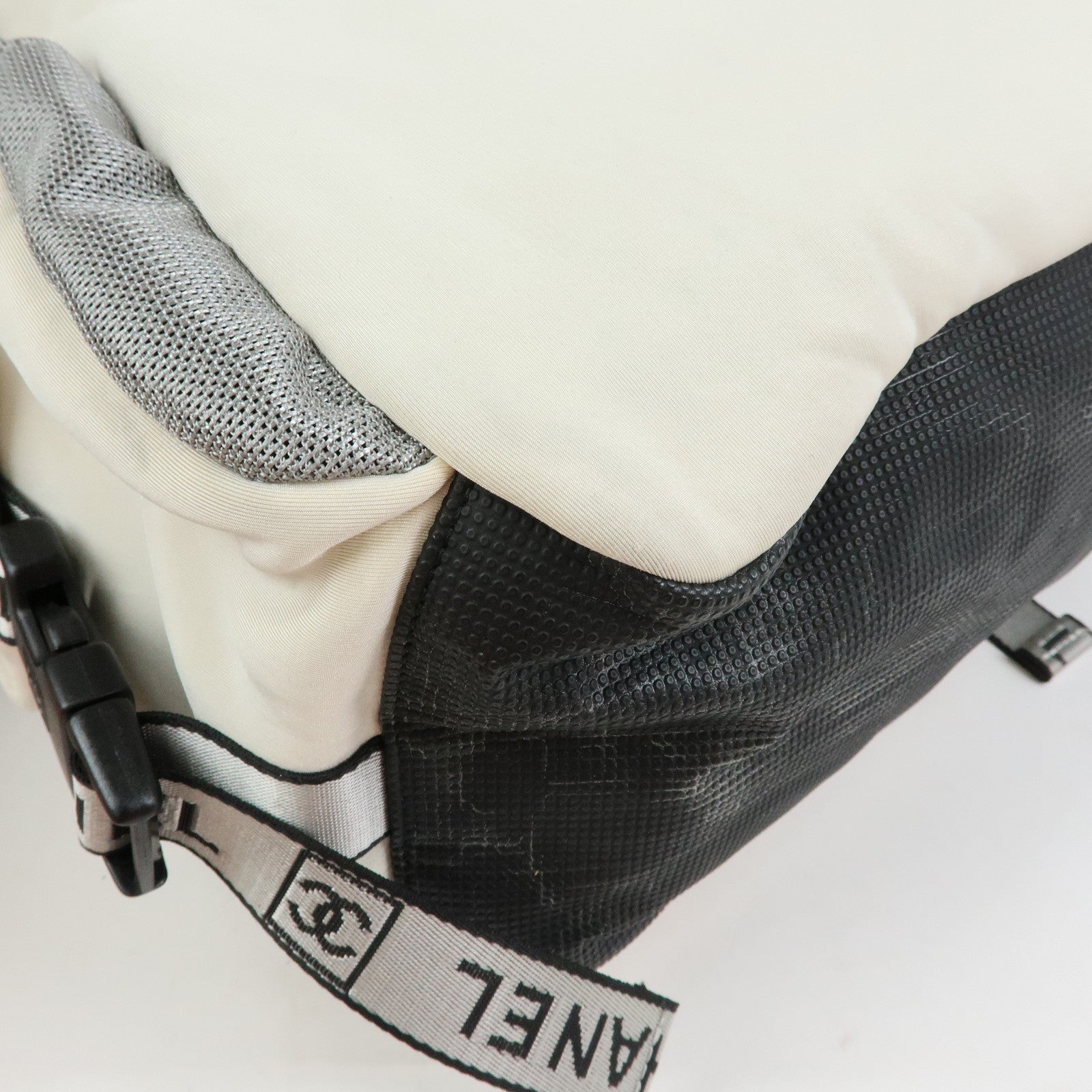CHANEL CHANEL Sports Nylon Shoulder Bag Messenger Bag White Gray