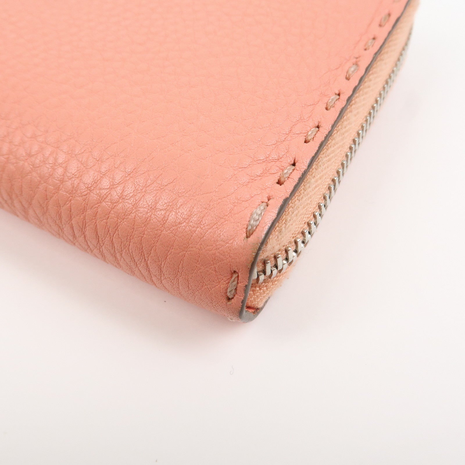 FENDI Leather Round Zippy Long Wallet Pink 8M0299